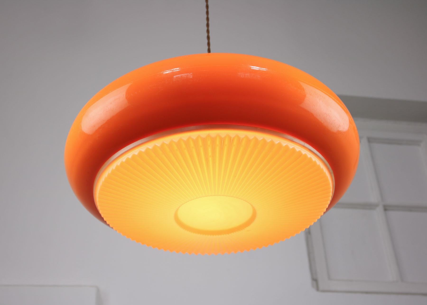 Mid-century Acrylic Italian Orange Pendant Lamp For Sale 5