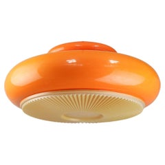 Lampe pendante italienne orange en acrylique du milieu du siècle dernier