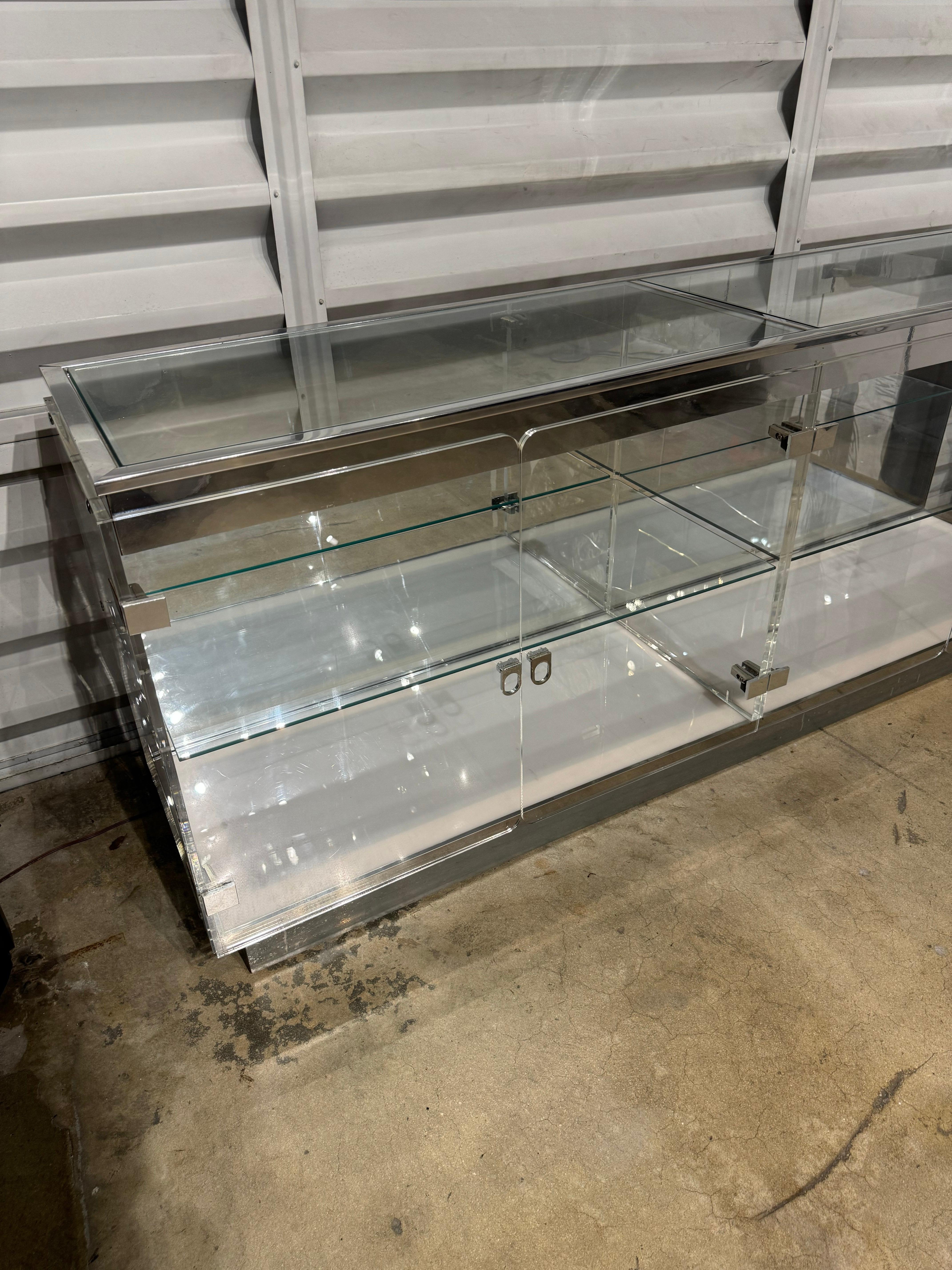 Mid-Century Acyclic and Glass Light Up Display Sideboard or Credenza With Shelve For Sale 6
