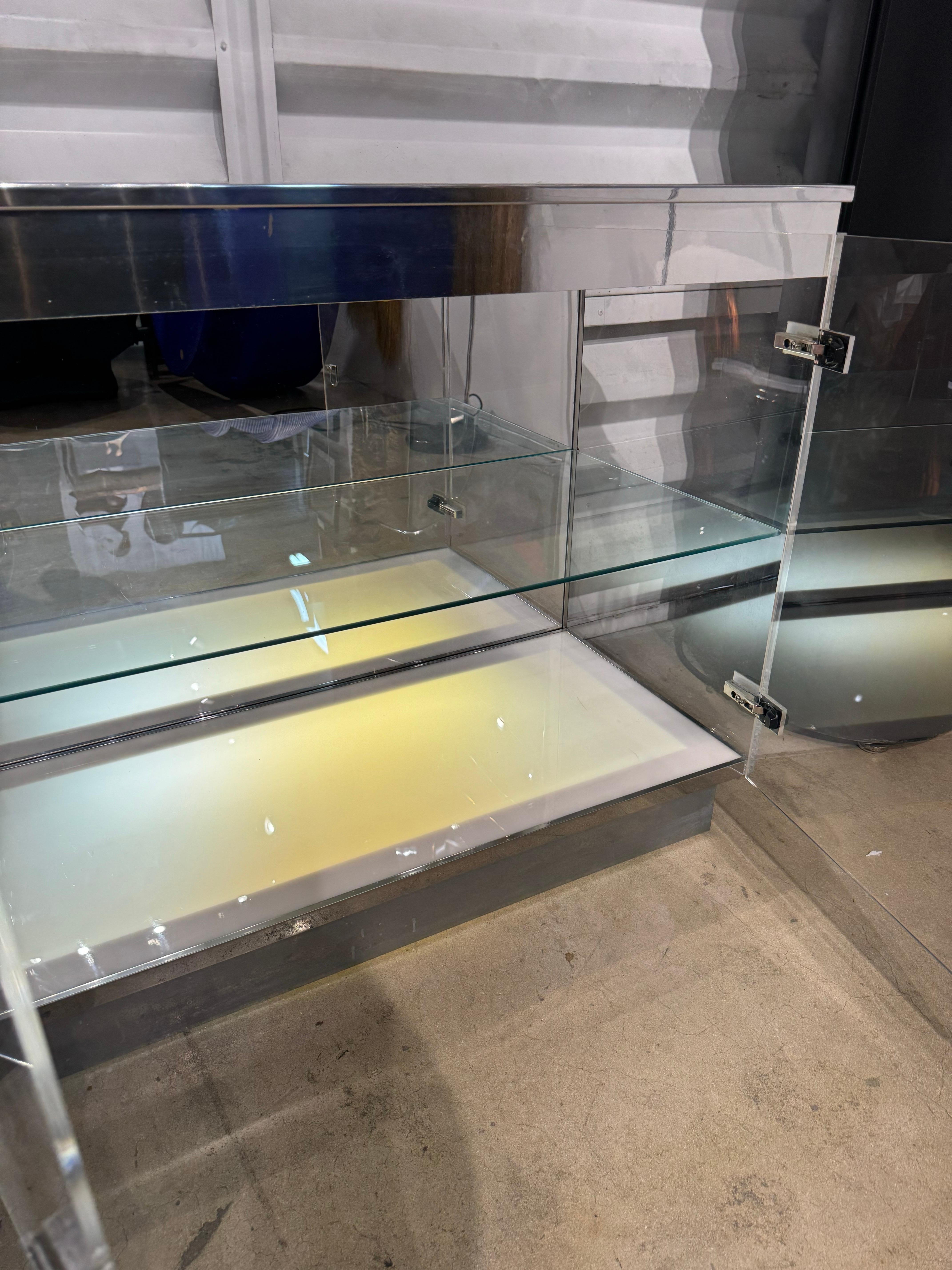 Mid-Century Acyclic and Glass Light Up Display Sideboard or Credenza With Shelve For Sale 2