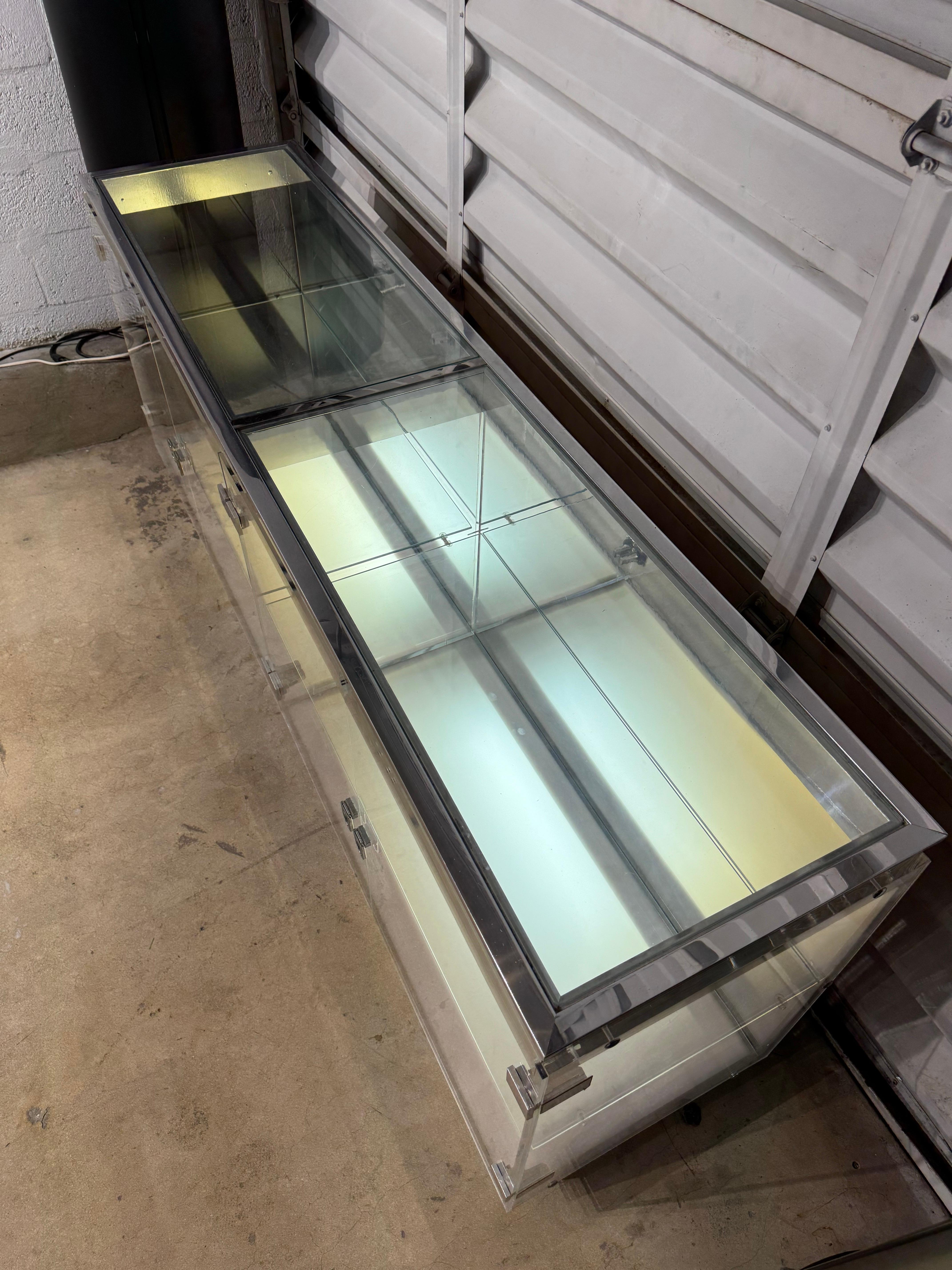 Mid-Century Acyclic and Glass Light Up Display Sideboard or Credenza With Shelve For Sale 3