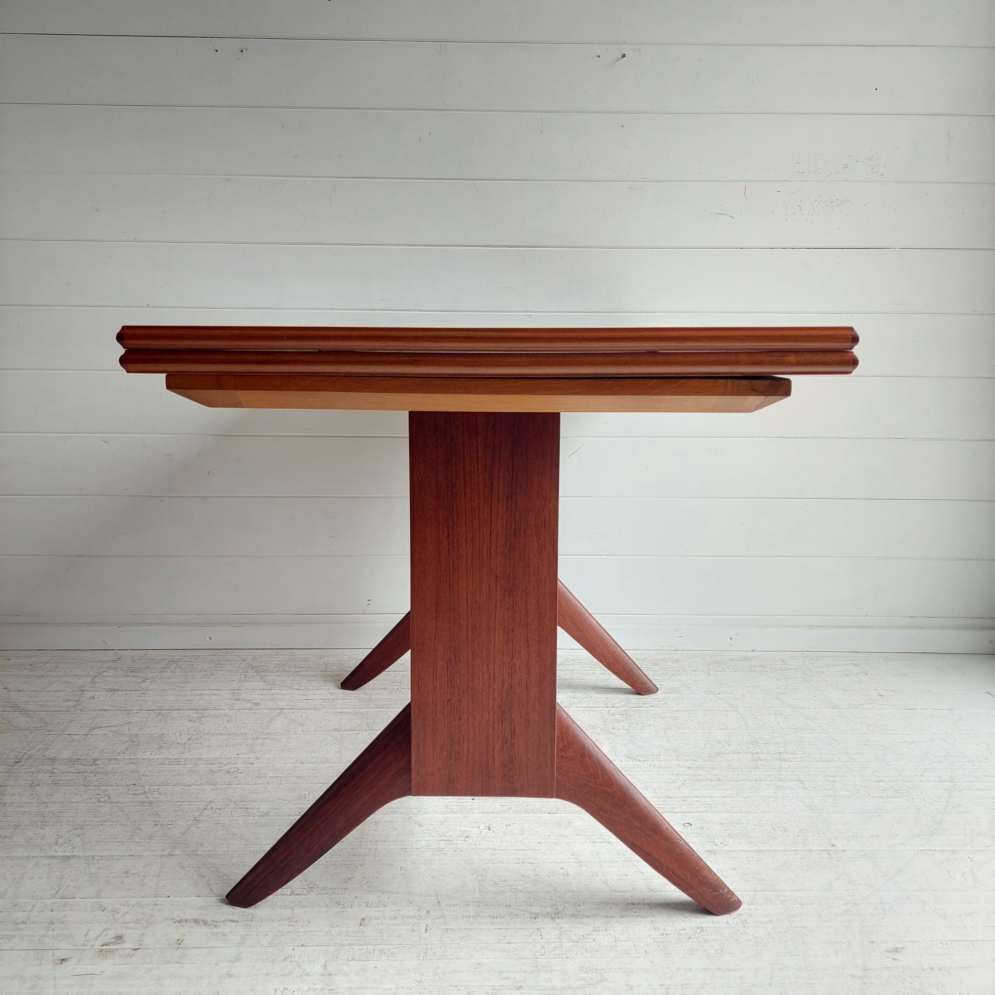 Mid-Century Modern Table basse / table de salle à manger en teck ajustée et allongée par Wilhelm Renz, années 1950 en vente