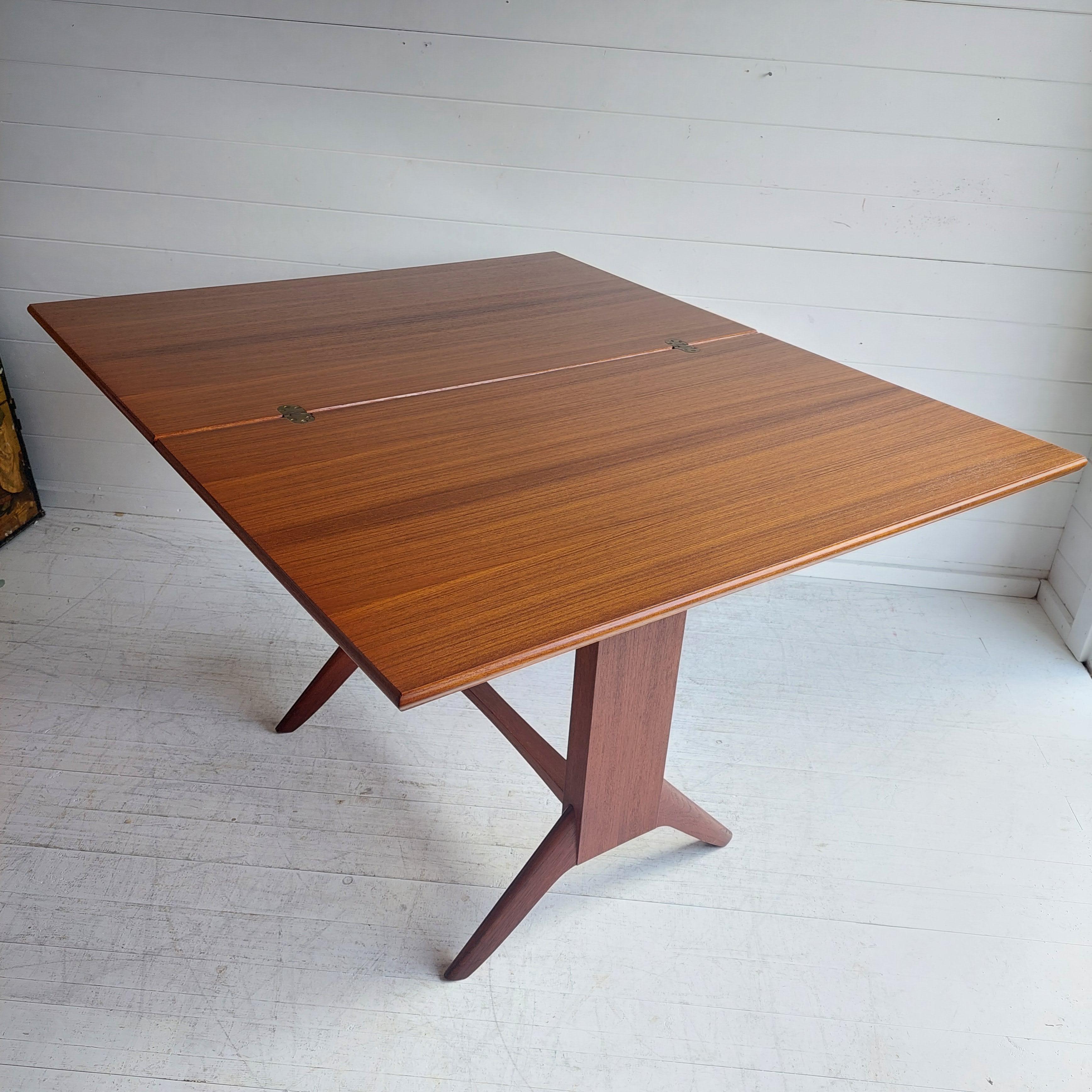 Mid Century adjust. & extend. teak coffee / dining table by Wilhelm Renz, 1950s For Sale 1