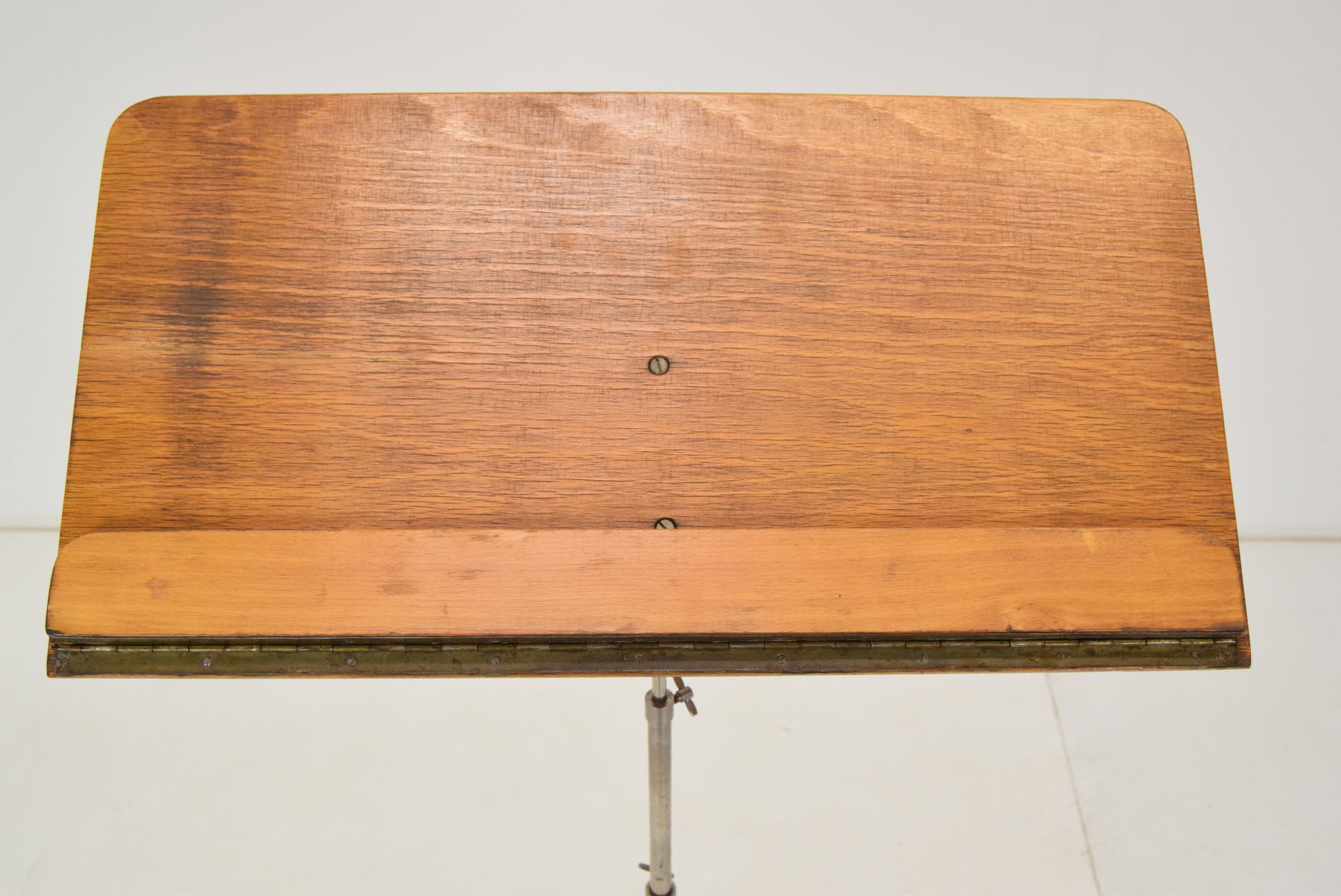 Metal Mid-Century Adjustable and Folding Music Stand, 1960's For Sale