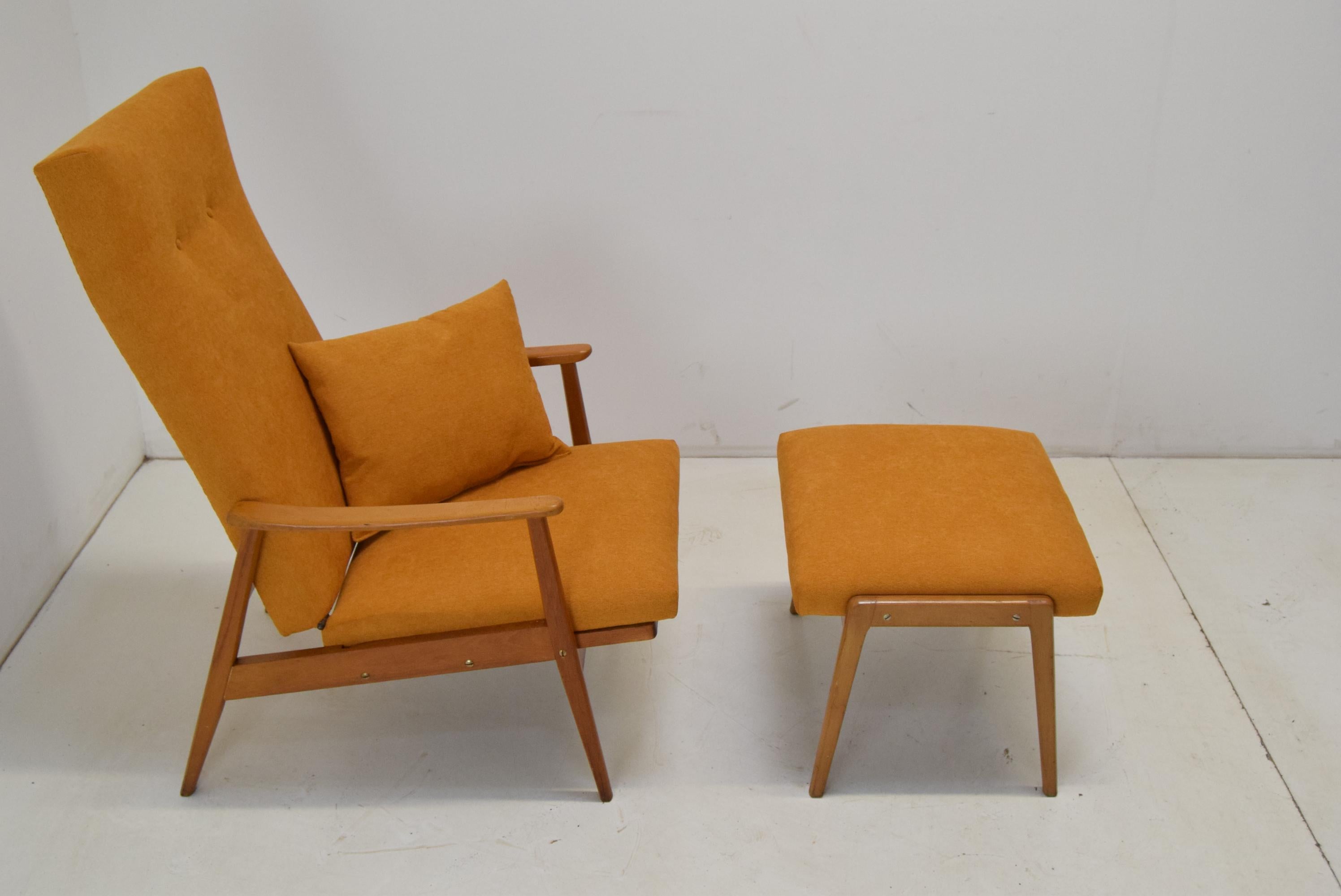 Midcentury Adjustable Armchair and Footstool, Jitona, 1960s In Good Condition In Praha, CZ