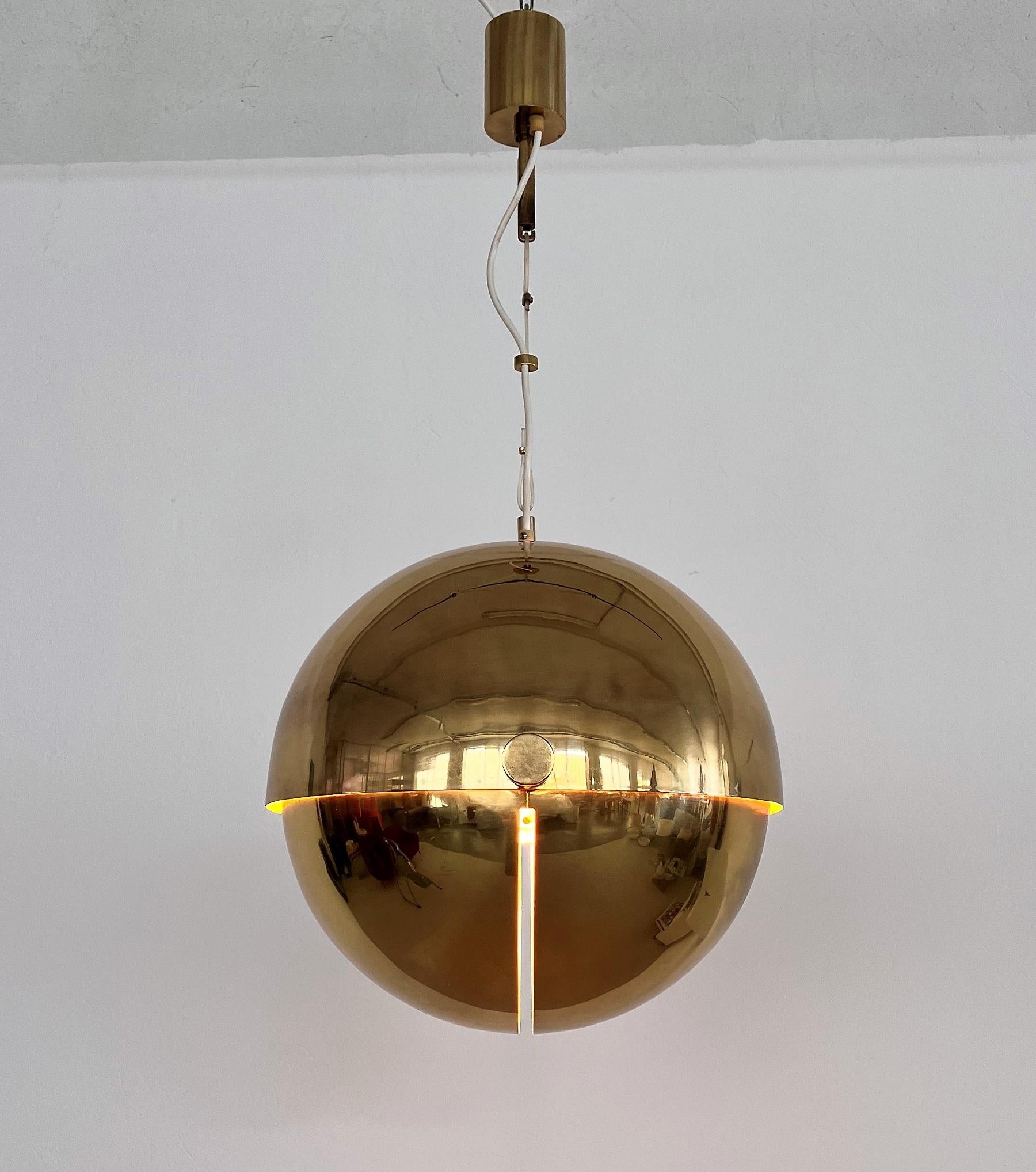 Mid-Century Adjustable Brass Chandelier by Vereinigte Werkstätten, 1970s 1