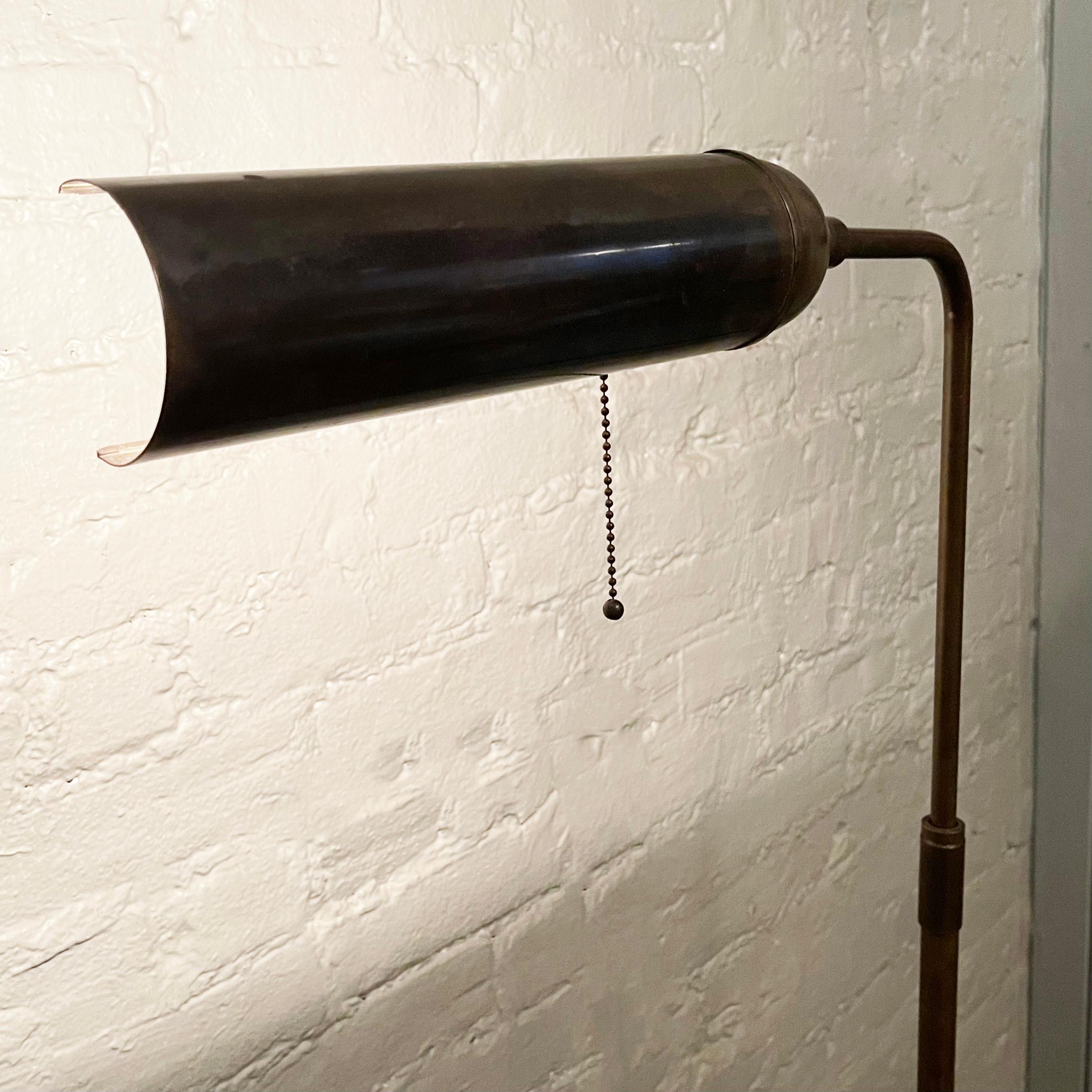 Mid-Century Adjustable Brass Library Reading Floor Lamp In Good Condition In Brooklyn, NY