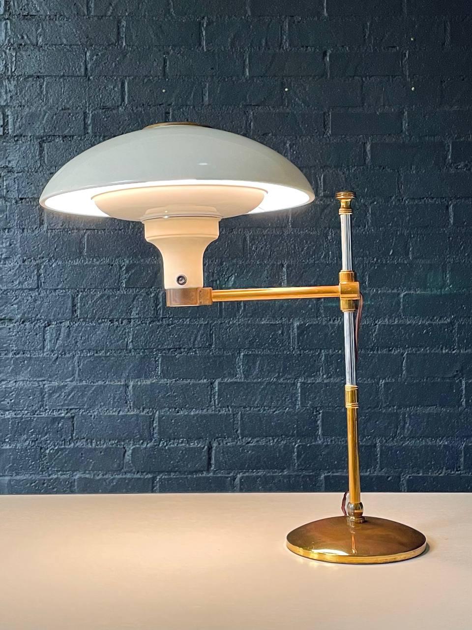 Provincial français Mid-Century Adjustable Brass Saucer Style Desk Lamp by Dazor en vente