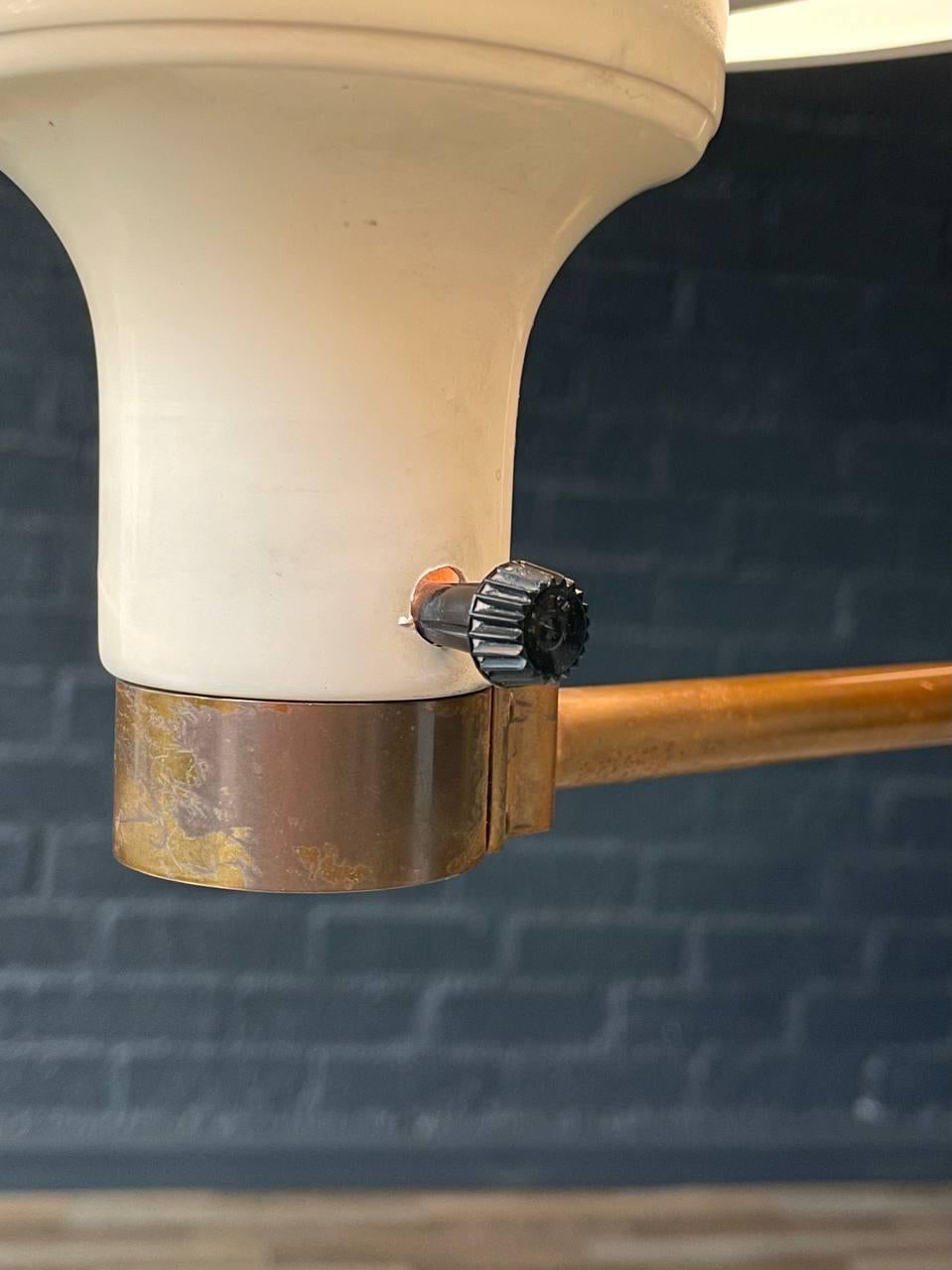 Laiton Mid-Century Adjustable Brass Saucer Style Desk Lamp by Dazor en vente