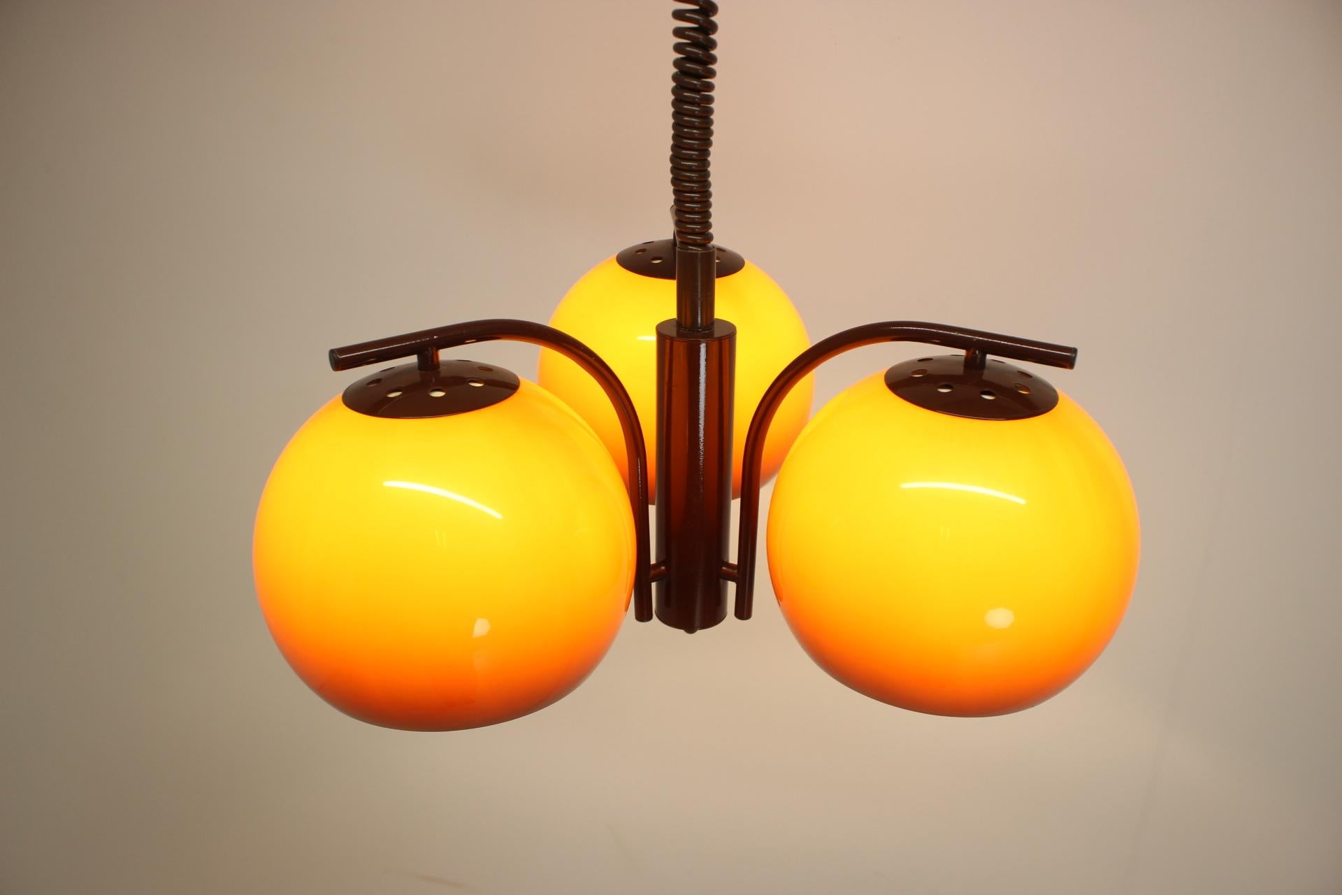 Mid-Century Adjustable Chandelier, 1970's In Good Condition For Sale In Praha, CZ