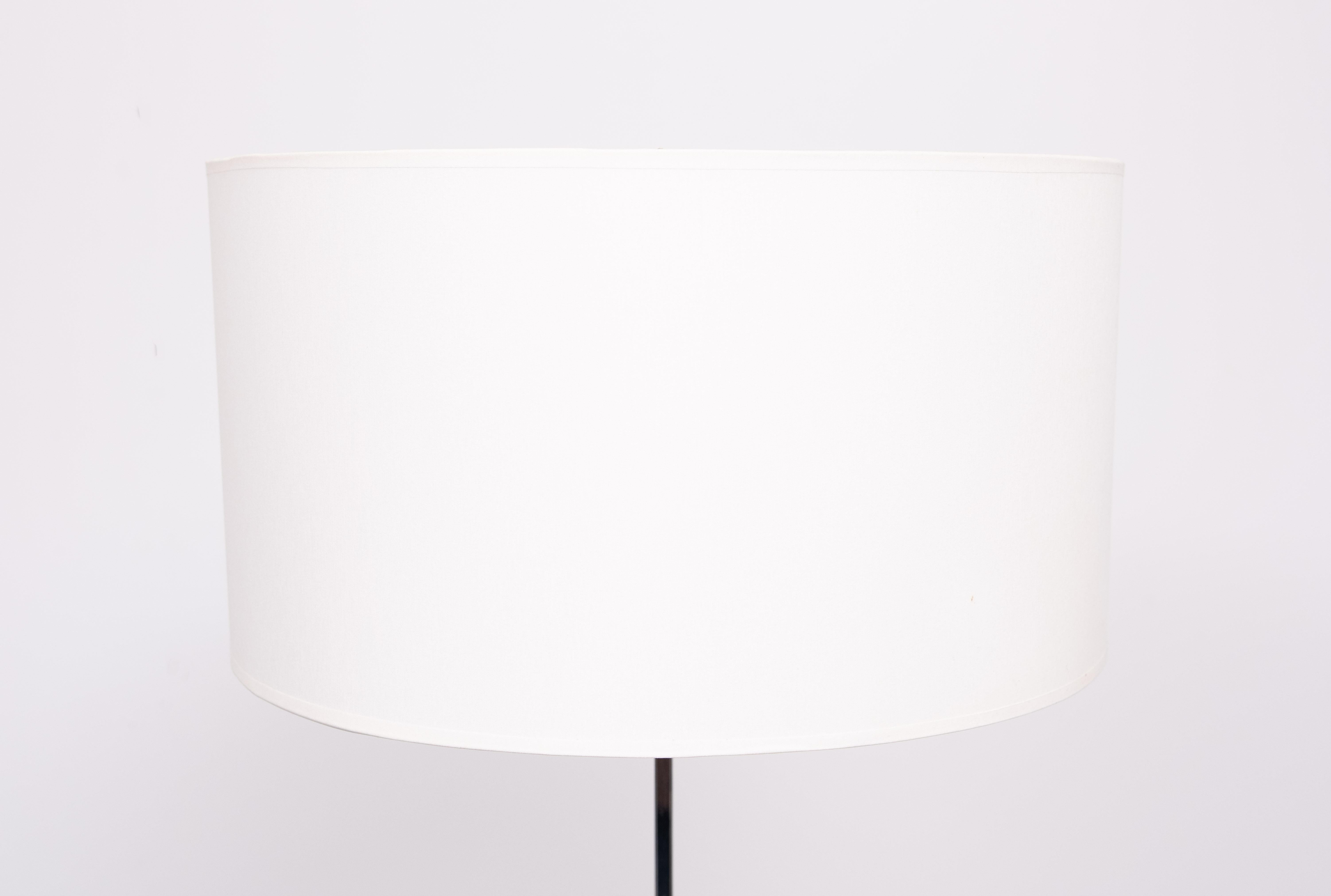 Metà secolo  Lampada da terra regolabile in noce cromato di Hans Eichenberger  1950s in vendita 1