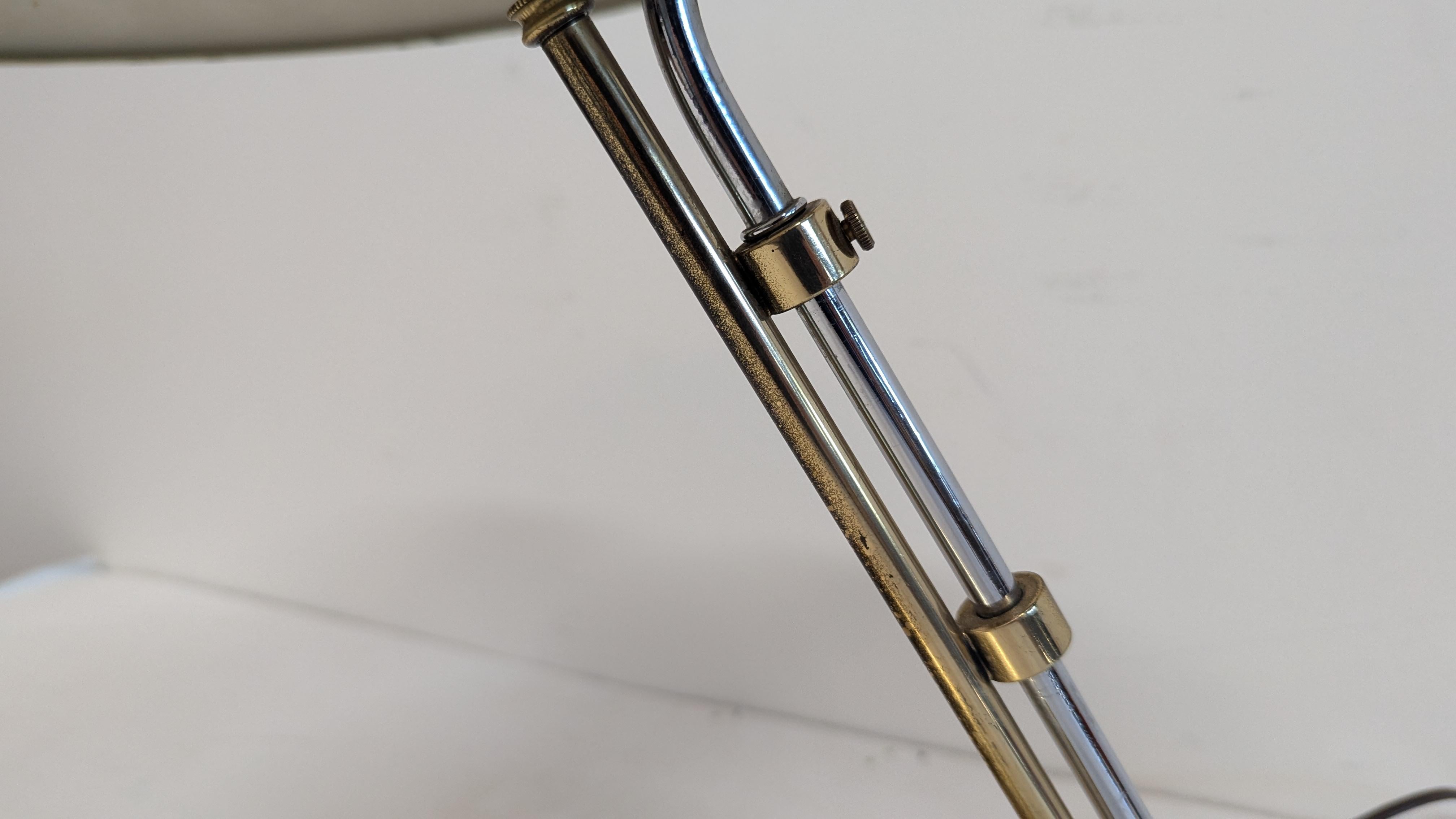 Mid Century Adjustable Desk Lamp Gerald Thurston In Good Condition In New York, NY