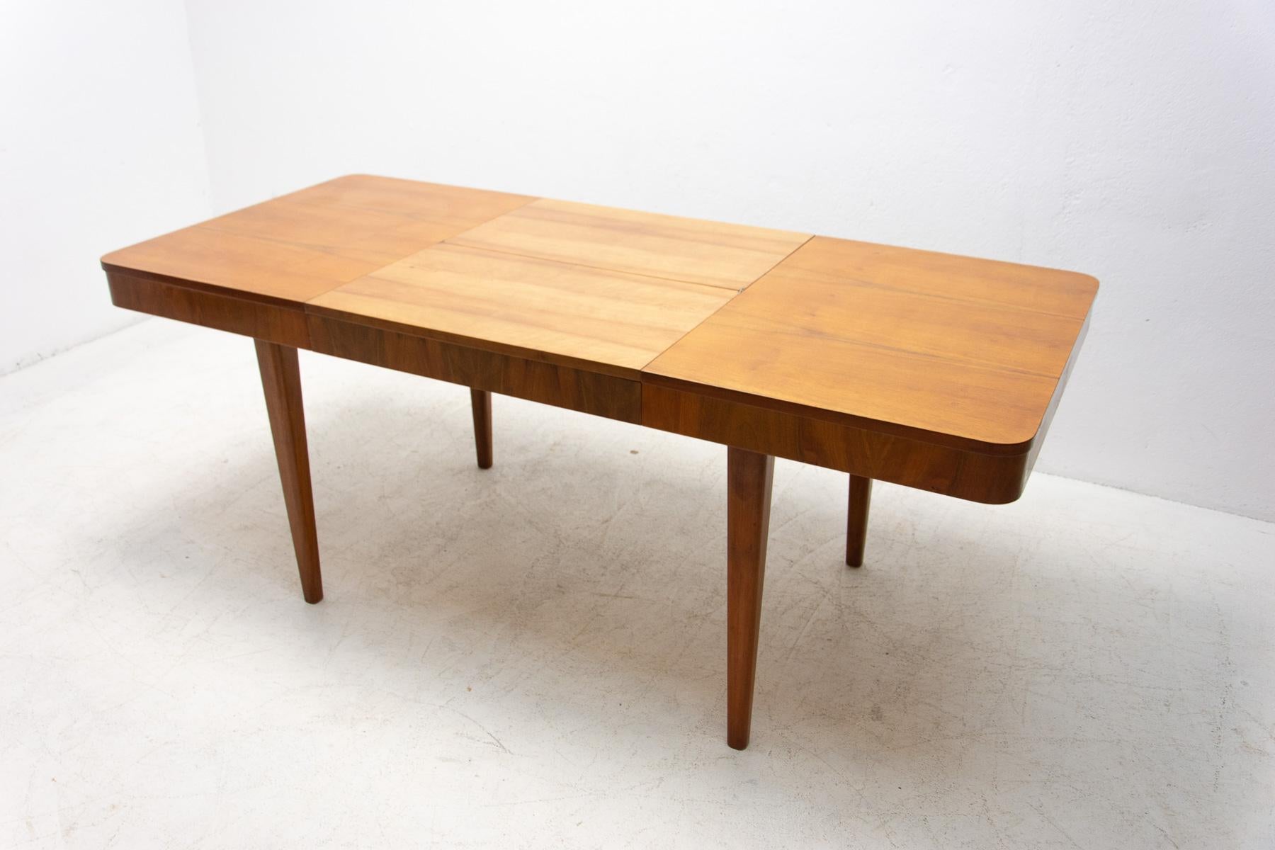 Mid Century Adjustable Dining Table by Jindřich Halabala, 1950s 3