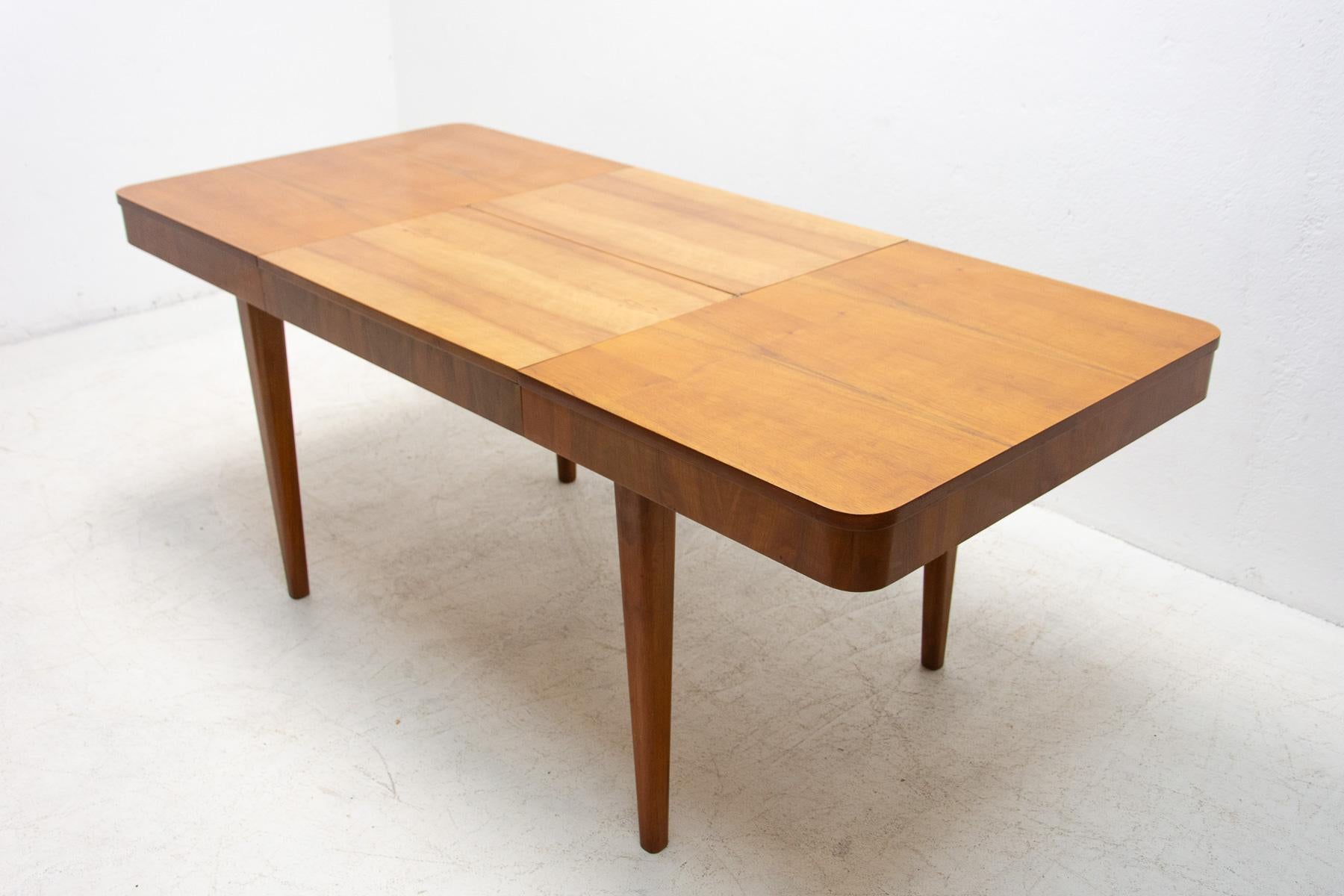 Mid Century Adjustable Dining Table by Jindřich Halabala, 1950s 4