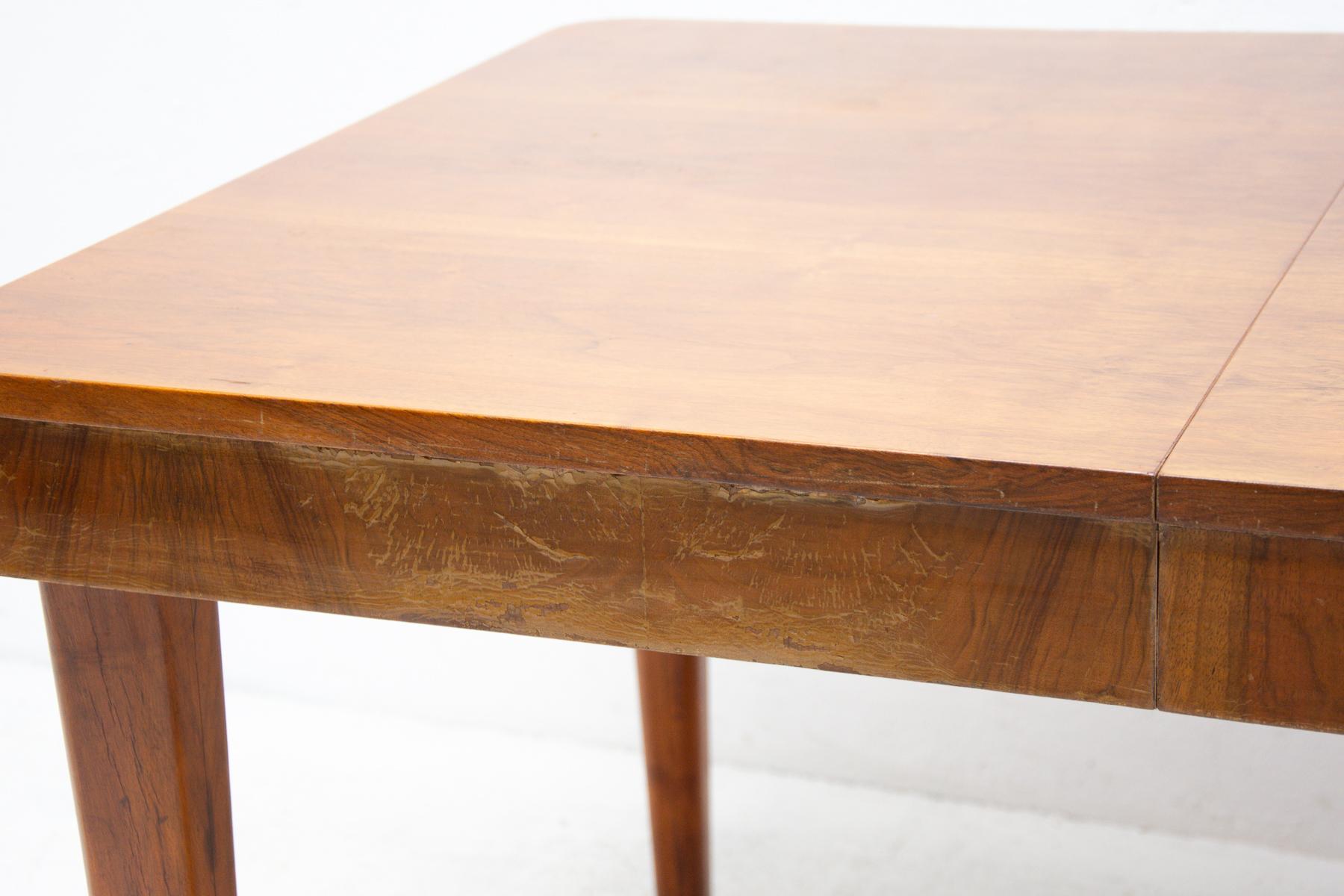 Mid Century Adjustable Dining Table by Jindřich Halabala, 1950s For Sale 4