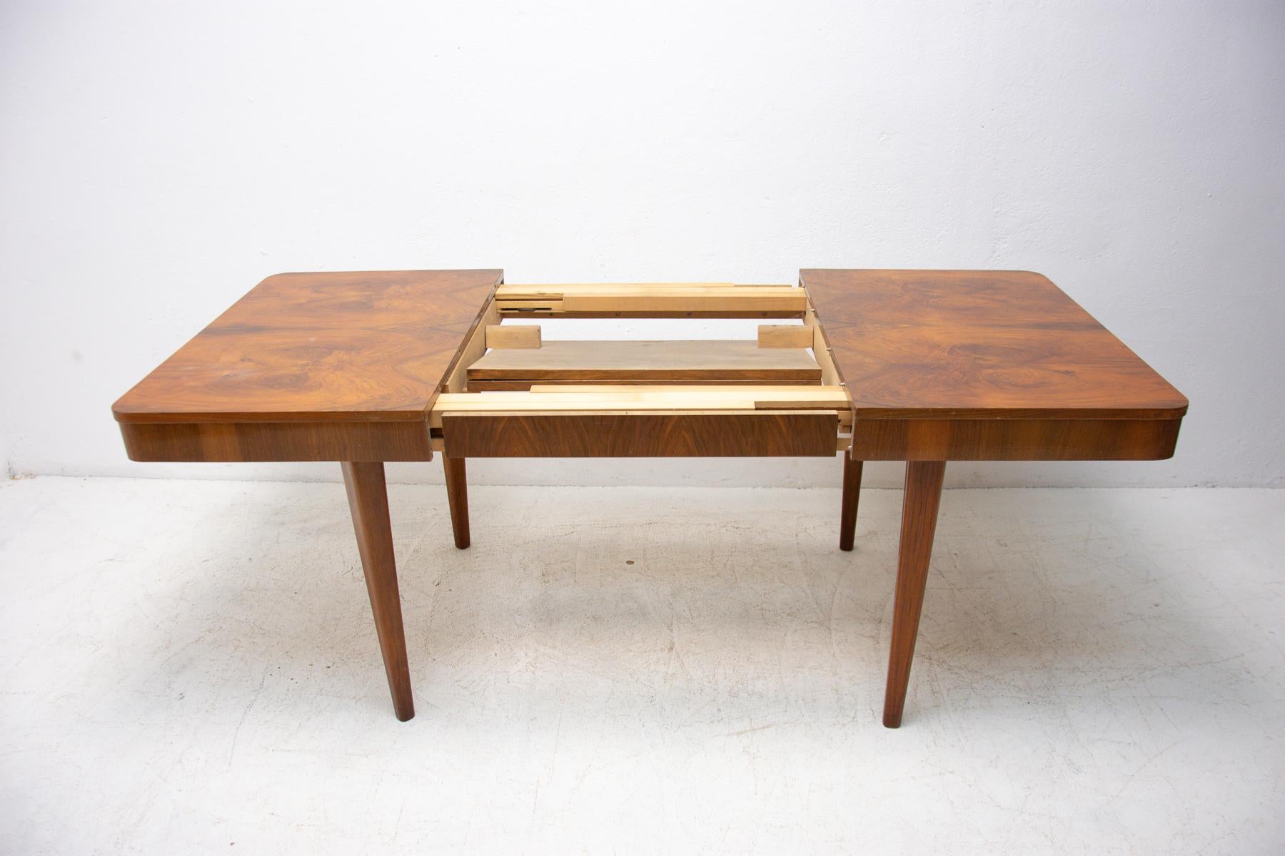 Mid Century Adjustable Dining Table by Jindrich Halabala, 1950s For Sale 6