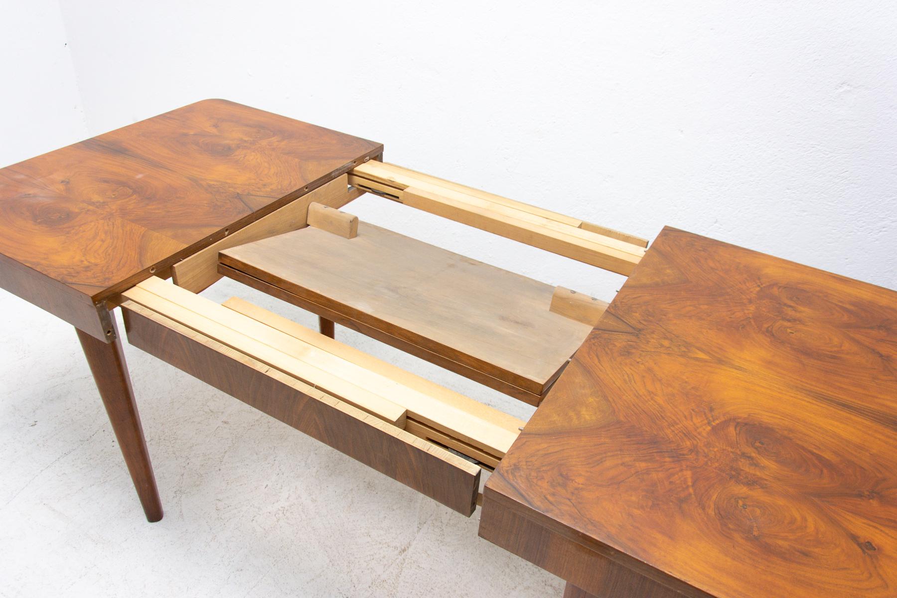 Mid Century Adjustable Dining Table by Jindrich Halabala, 1950s For Sale 7