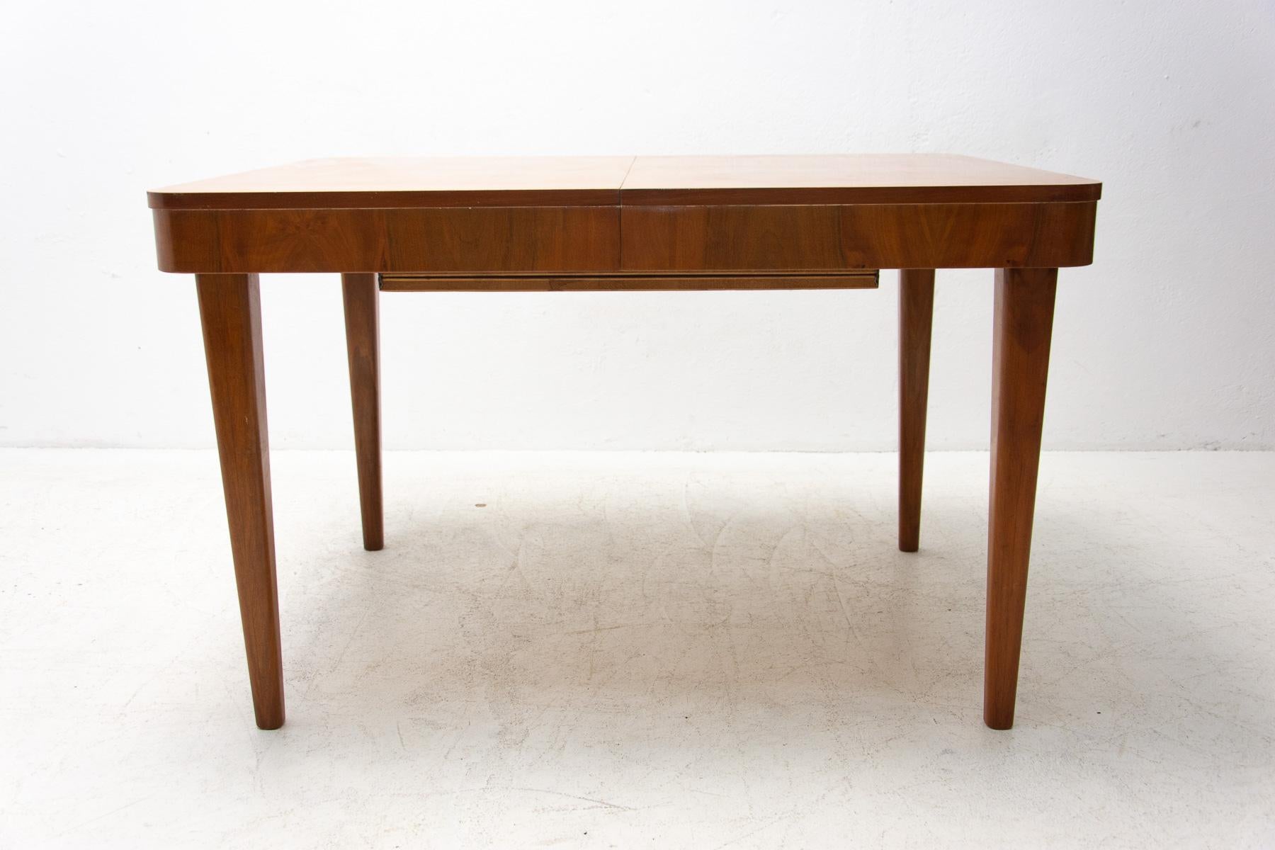 Mid Century Adjustable Dining Table by Jindřich Halabala, 1950s 7