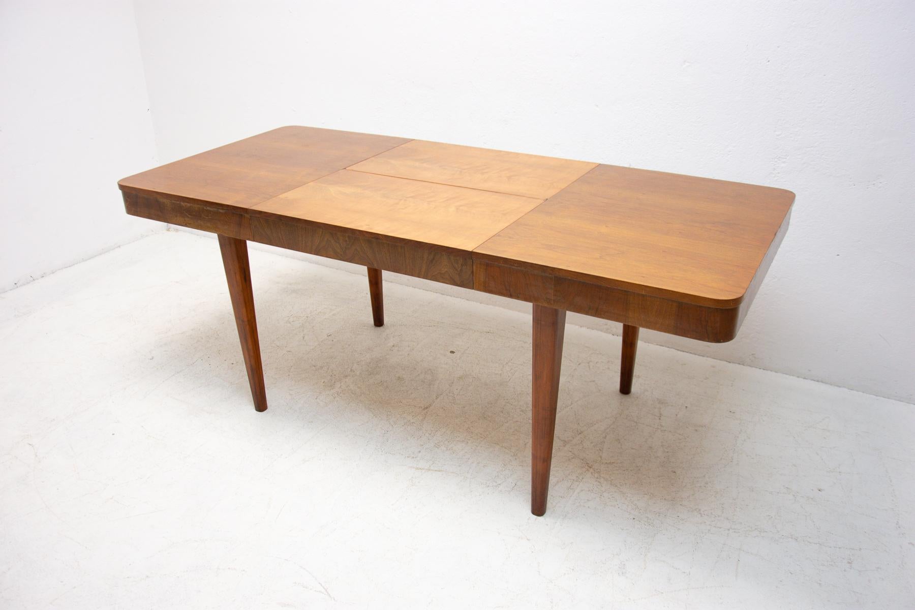 Mid Century Adjustable Dining Table by Jindřich Halabala, 1950s For Sale 7