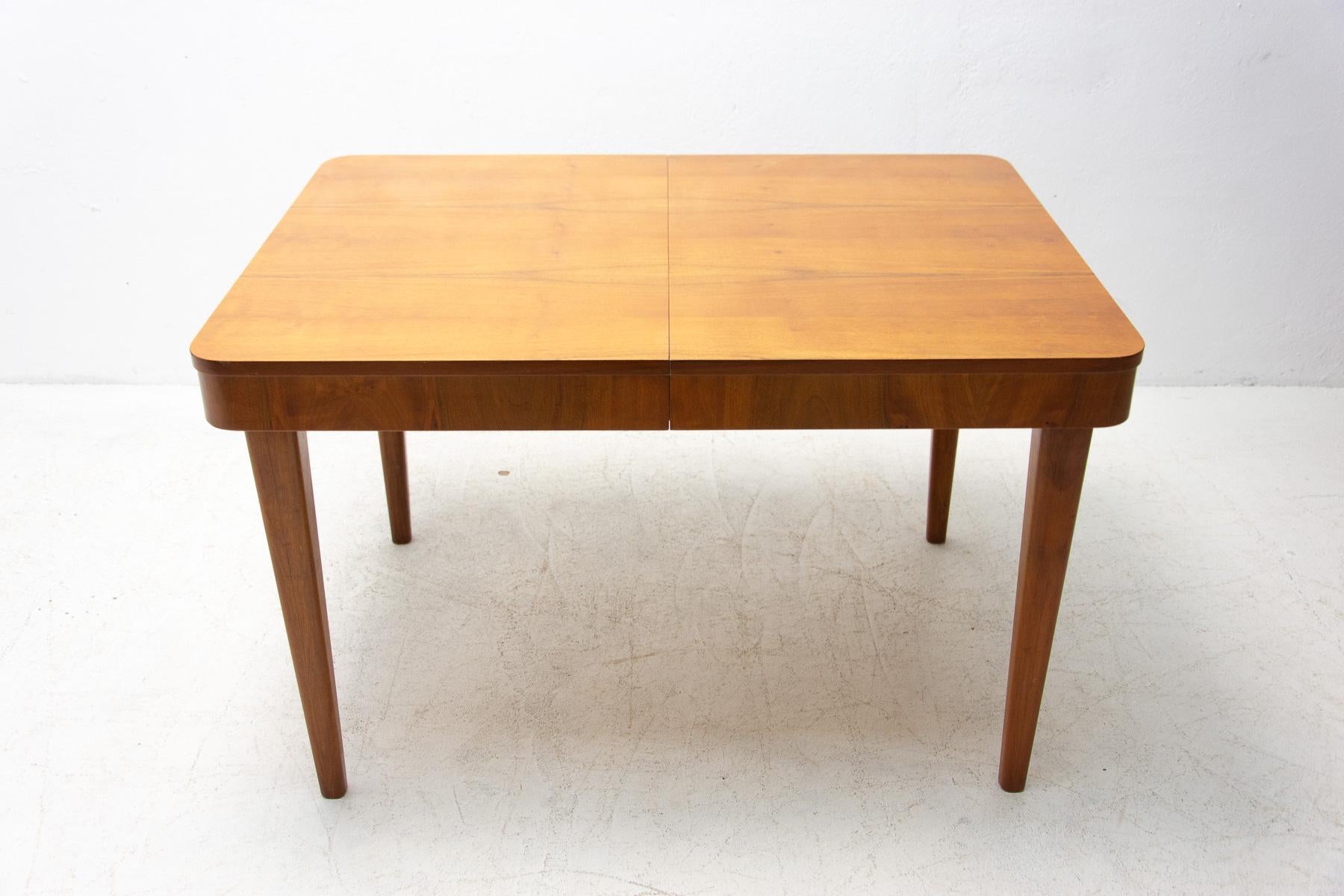 Mid Century Adjustable Dining Table by Jindřich Halabala, 1950s 8