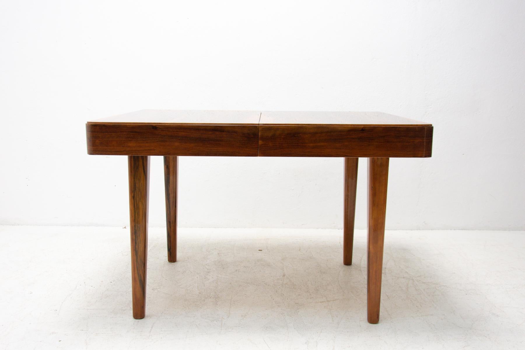 Mid Century Adjustable Dining Table by Jindřich Halabala, 1950s For Sale 9