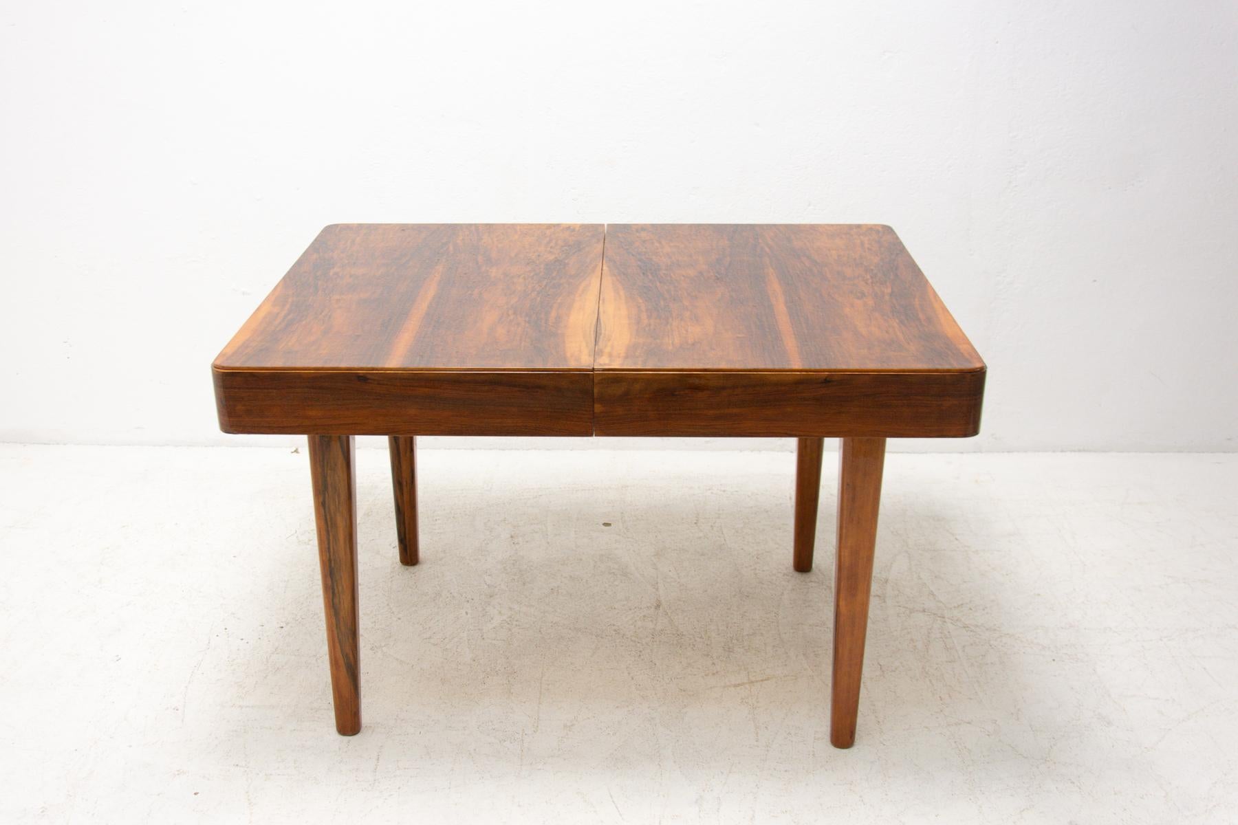 Mid Century Adjustable Dining Table by Jindřich Halabala, 1950s For Sale 10