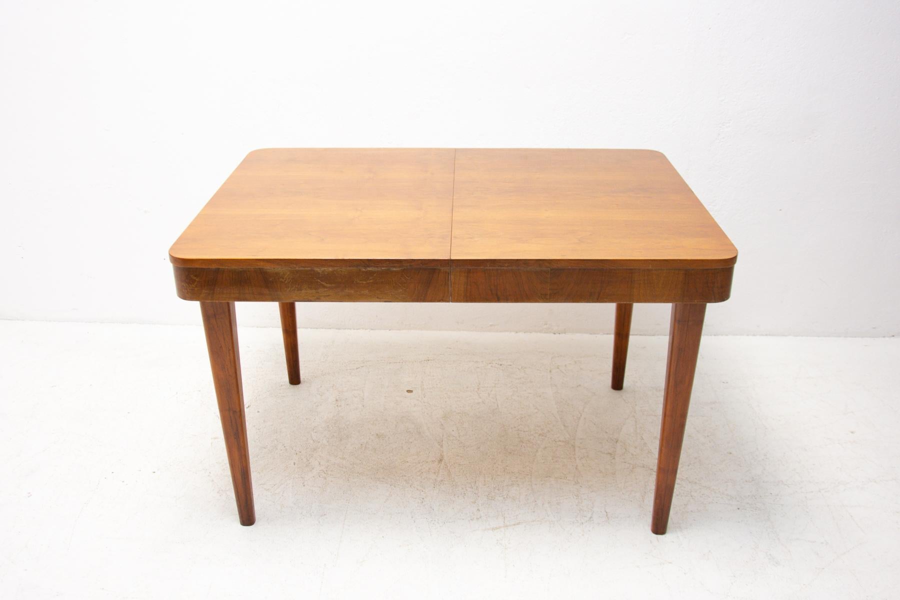 Czech Mid Century Adjustable Dining Table by Jindřich Halabala, 1950s For Sale
