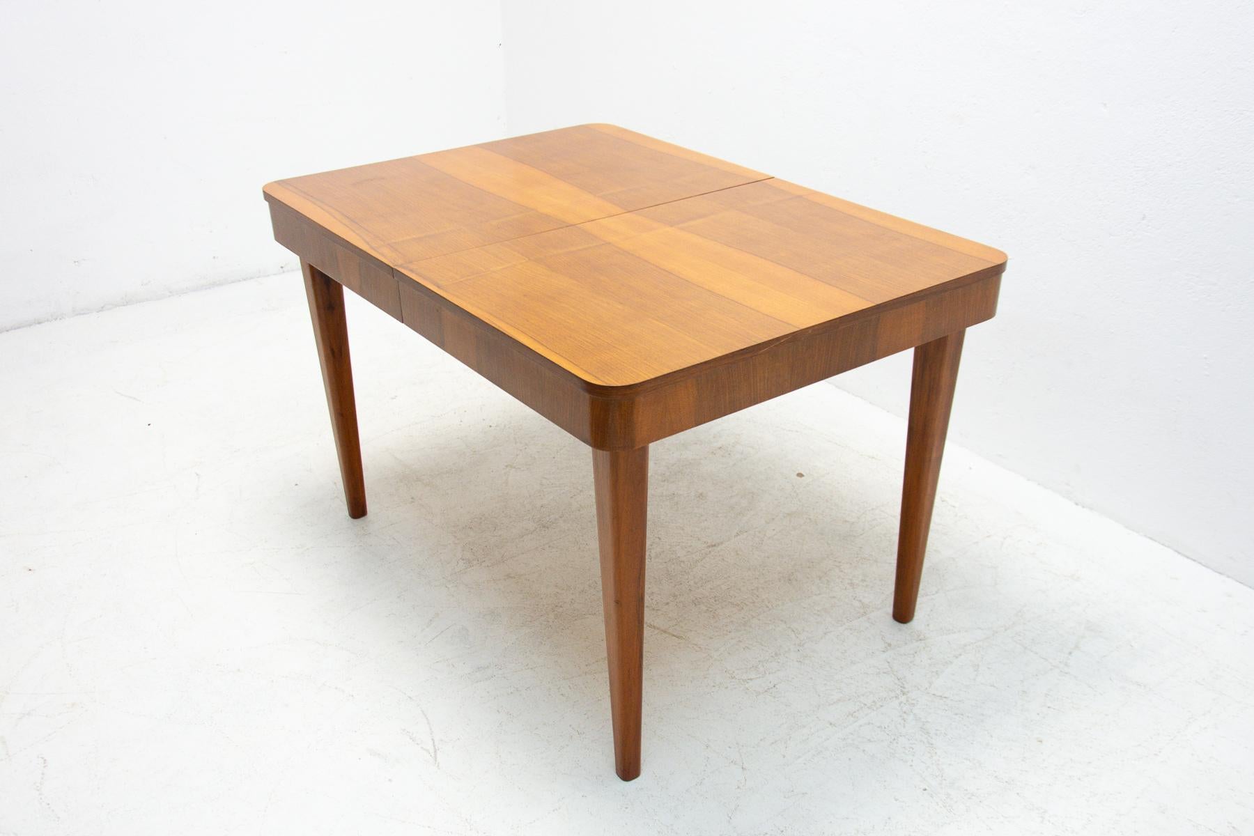20th Century Mid century Adjustable Dining Table by Jindřich Halabala, 1950s