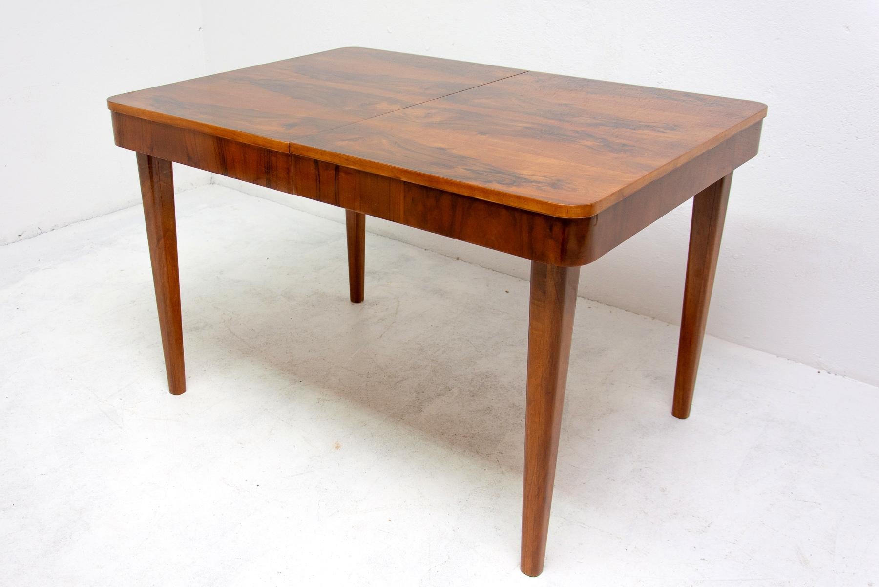 European Mid century Adjustable Dining Table by Jindřich Halabala for UP Závody Brno
