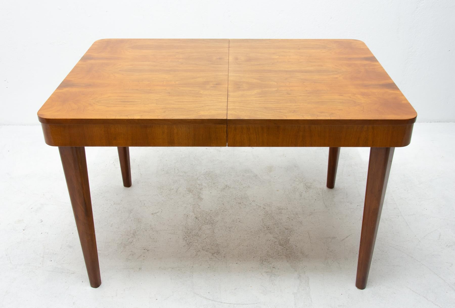 European Midcentury Adjustable Dining Table by Jindřich Halabala for UP Závody Brno