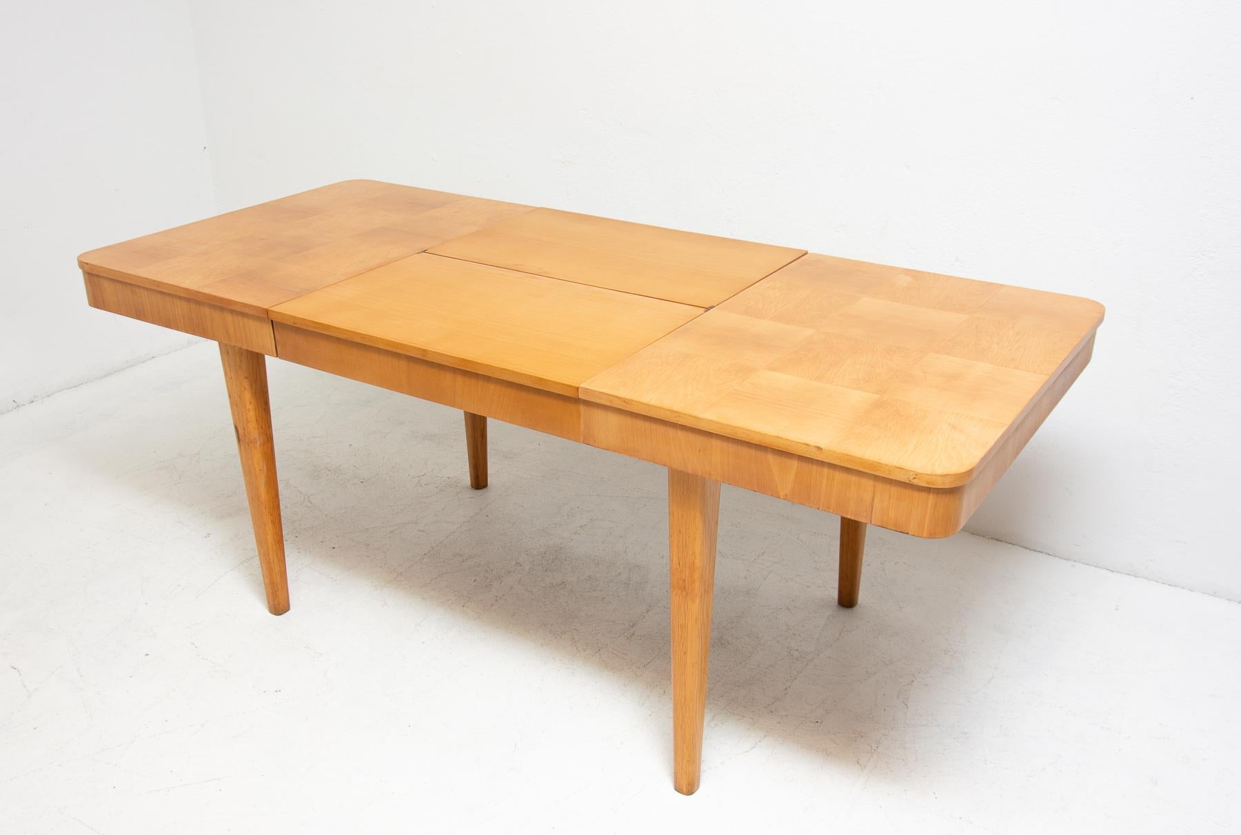 Midcentury Adjustable Dinning Table with Chess Patern by Jindrich Halabala 4