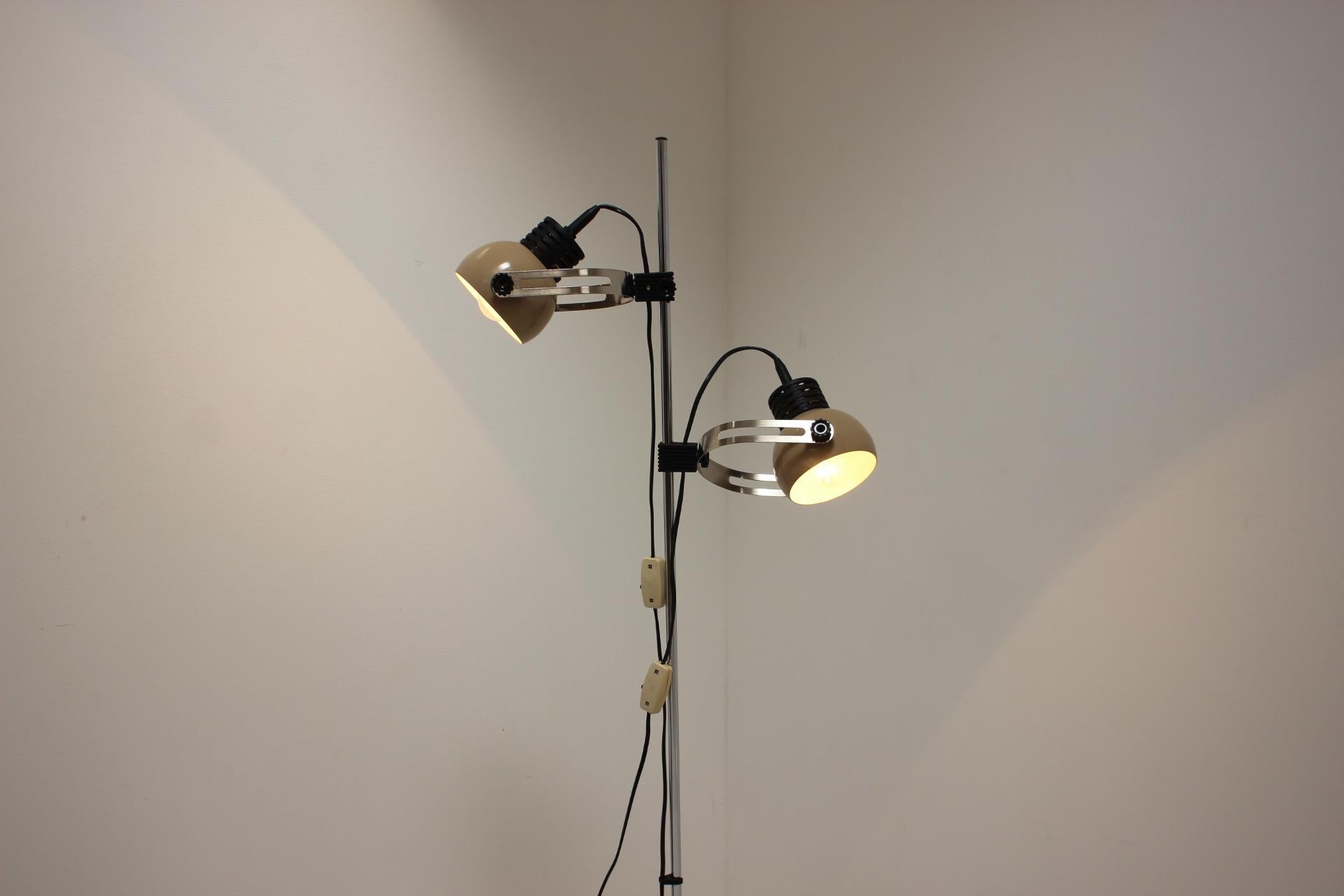 Mid-Century Adjustable Floor Lamp, 1970's For Sale 3