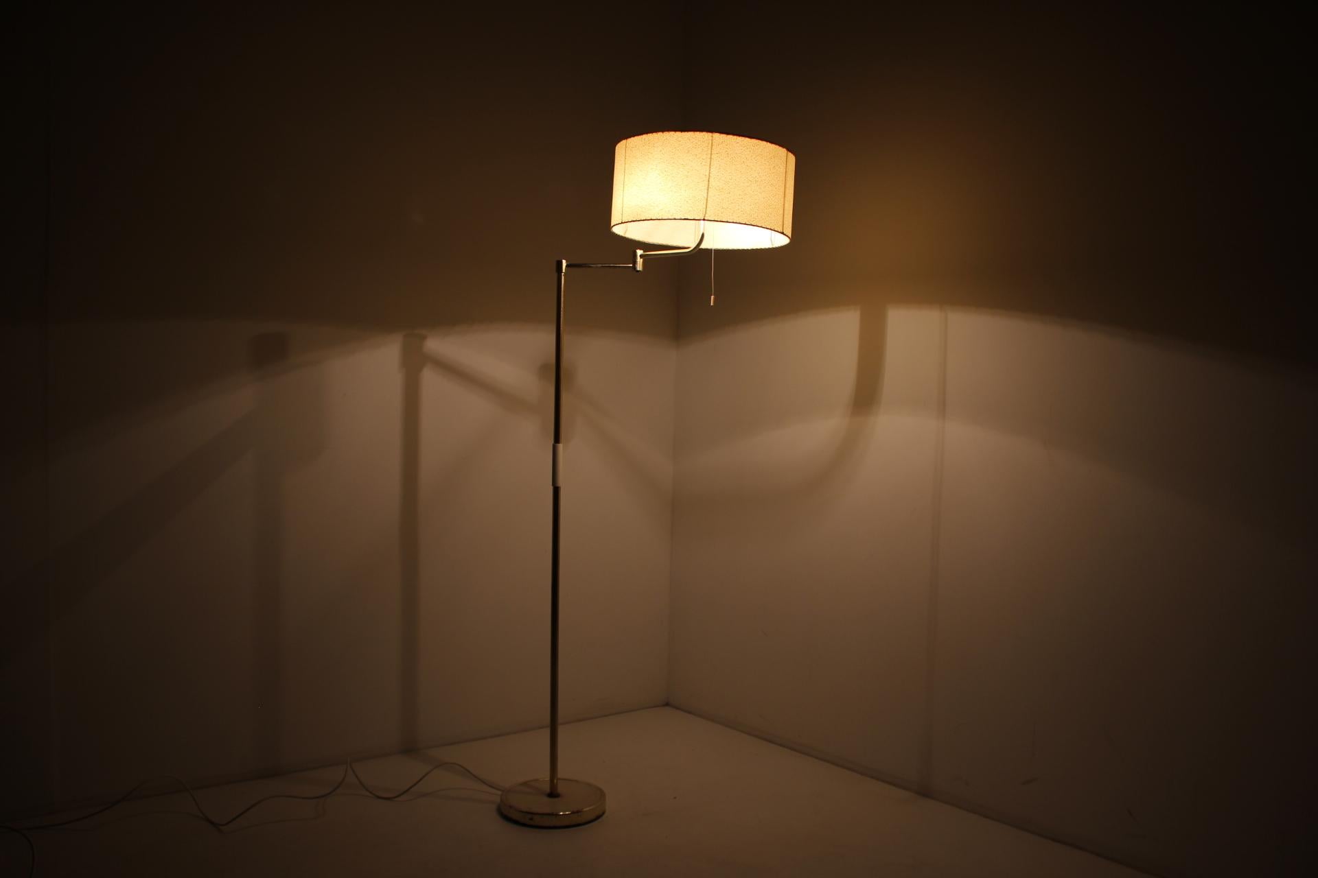 Mid-Century Adjustable Floor Lamp, 1970's For Sale 3