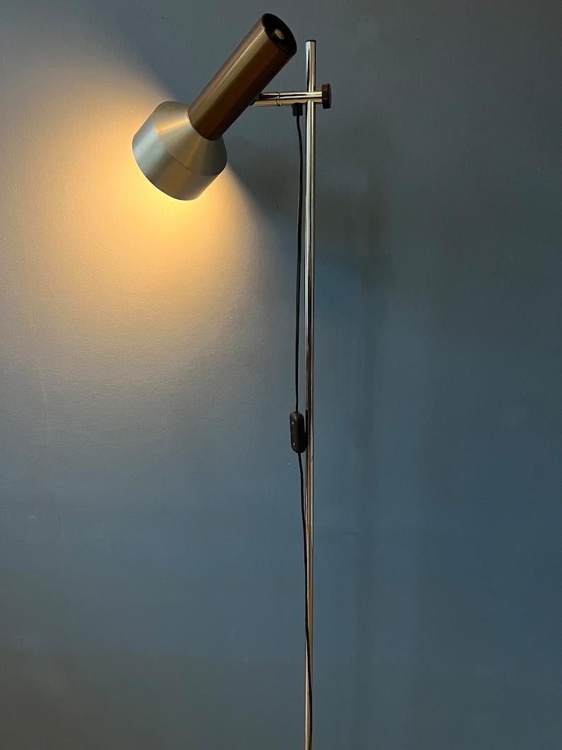 Mid Century Adjustable Floor Lamp, 1970s In Excellent Condition For Sale In ROTTERDAM, ZH