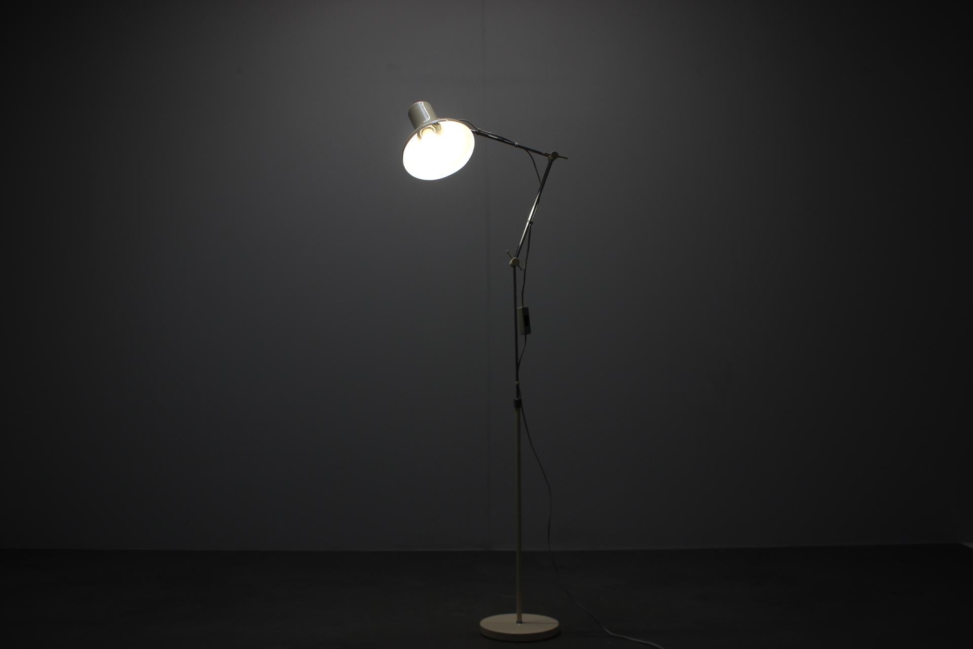 Lampada da terra regolabile di metà secolo, di J. Hurka per Napako, Cecoslovacchia, anni '60 in vendita 5