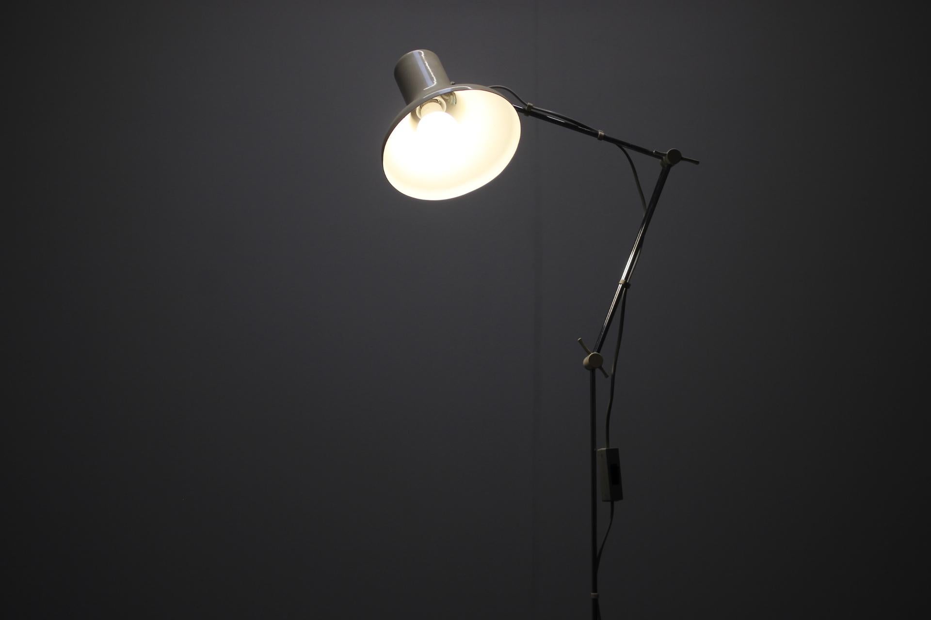 Lampada da terra regolabile di metà secolo, di J. Hurka per Napako, Cecoslovacchia, anni '60 in vendita 6