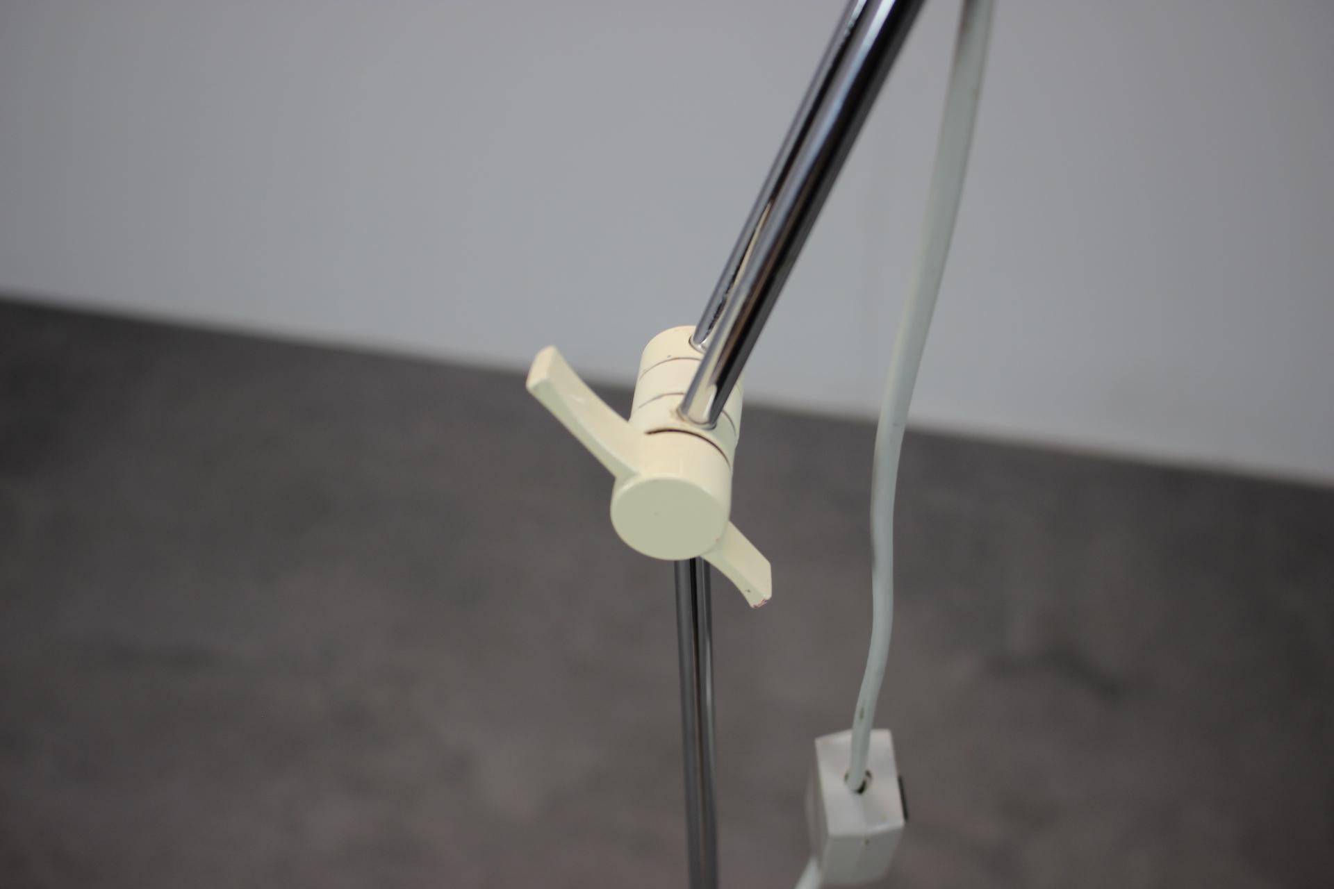 Lampada da terra regolabile di metà secolo, di J. Hurka per Napako, Cecoslovacchia, anni '60 in vendita 2