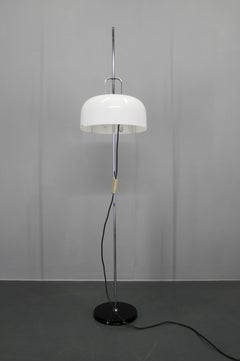 Lampadaire réglable du milieu du siècle conçu par Guzzini pour Meblo, 1970