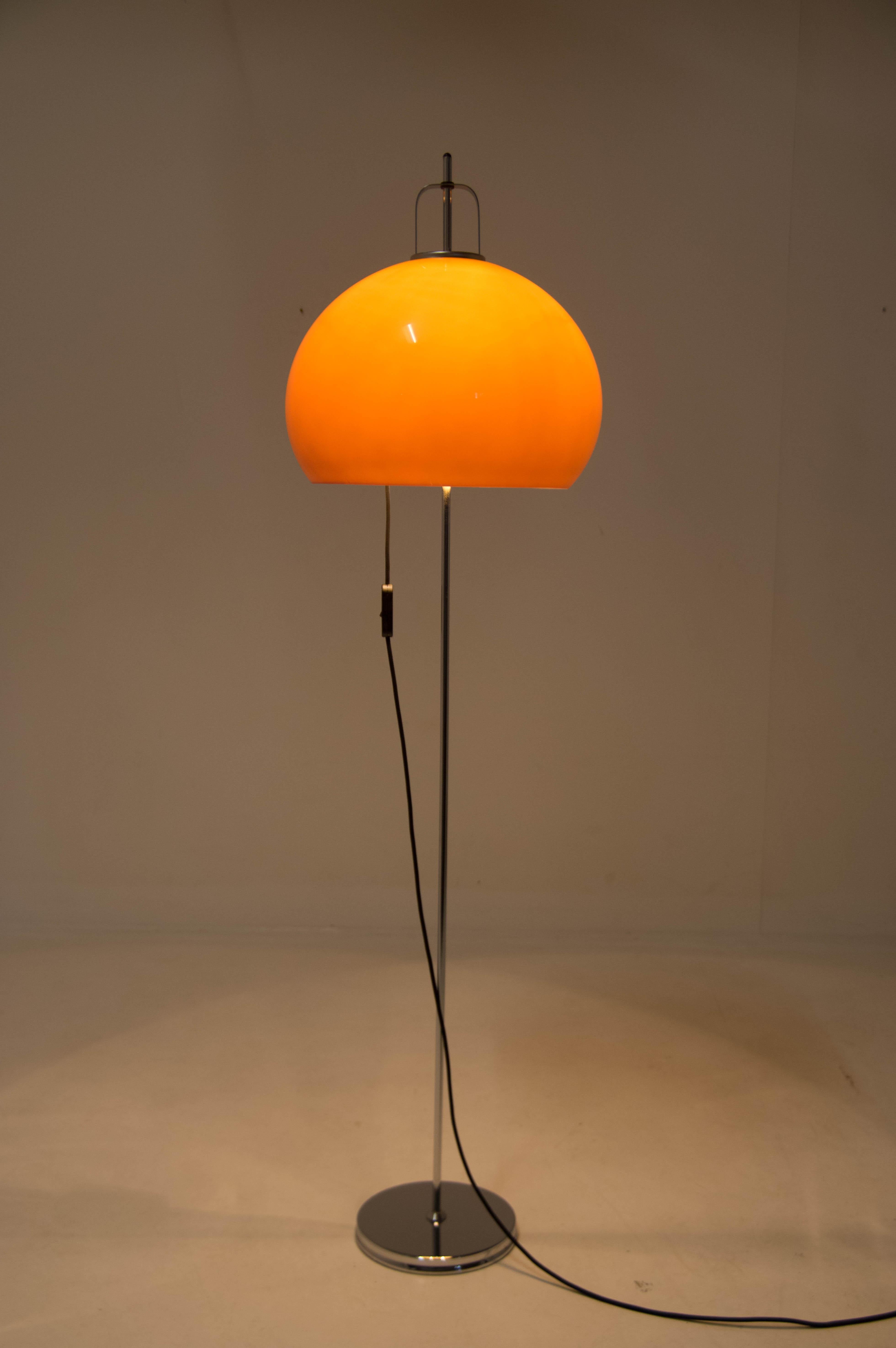 Italian Mid-Century Adjustable Floor Lamp Designed by Guzzini for Meblo, 1970s