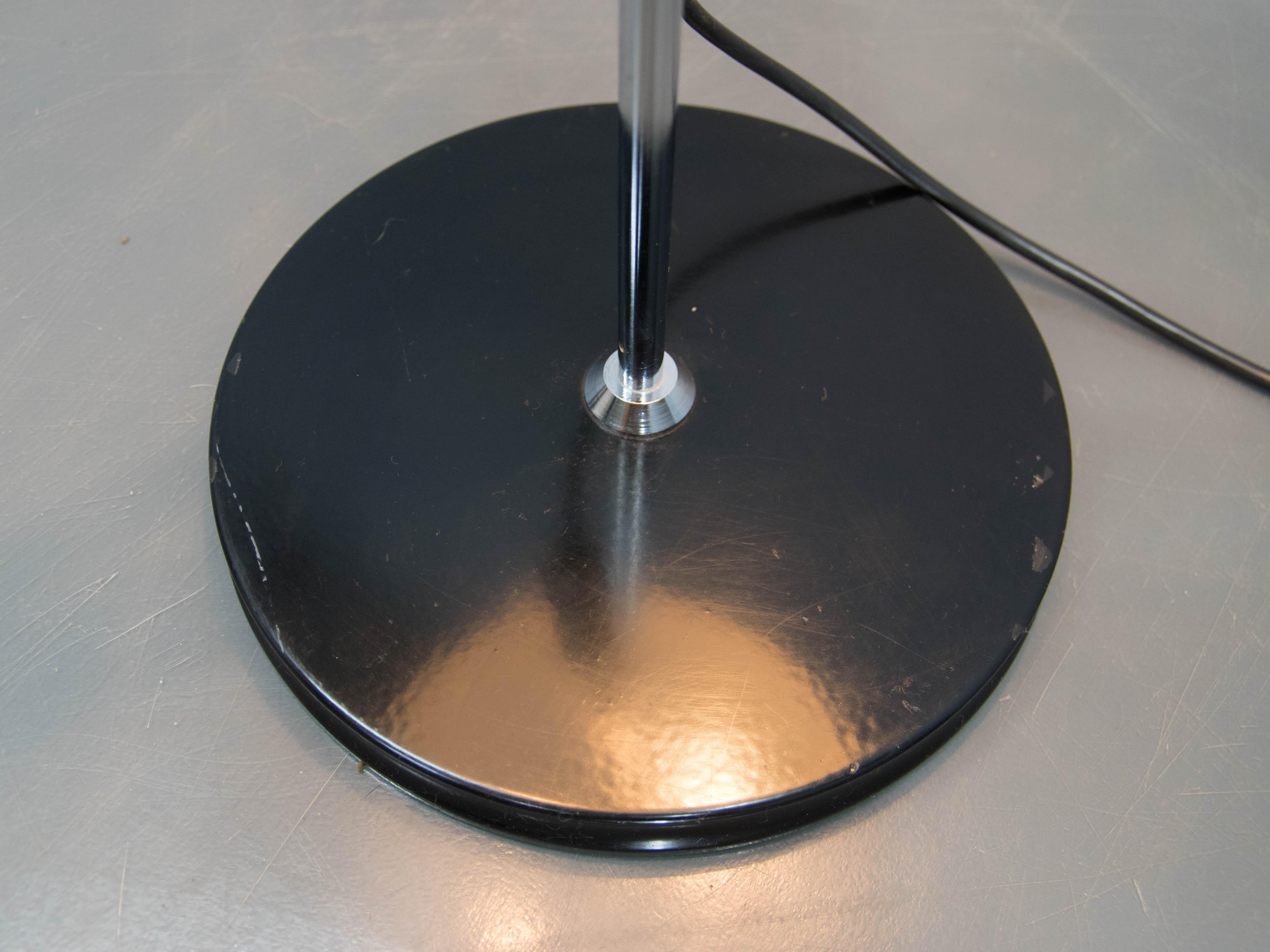 Lampadaire réglable du milieu du siècle conçu par Guzzini pour Meblo, 1970 en vente 2