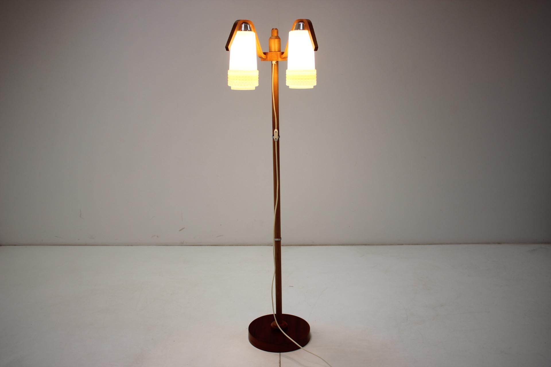 Mid-Century Adjustable Floor Lamp, Dřevo Humpolec, 1970's For Sale 3