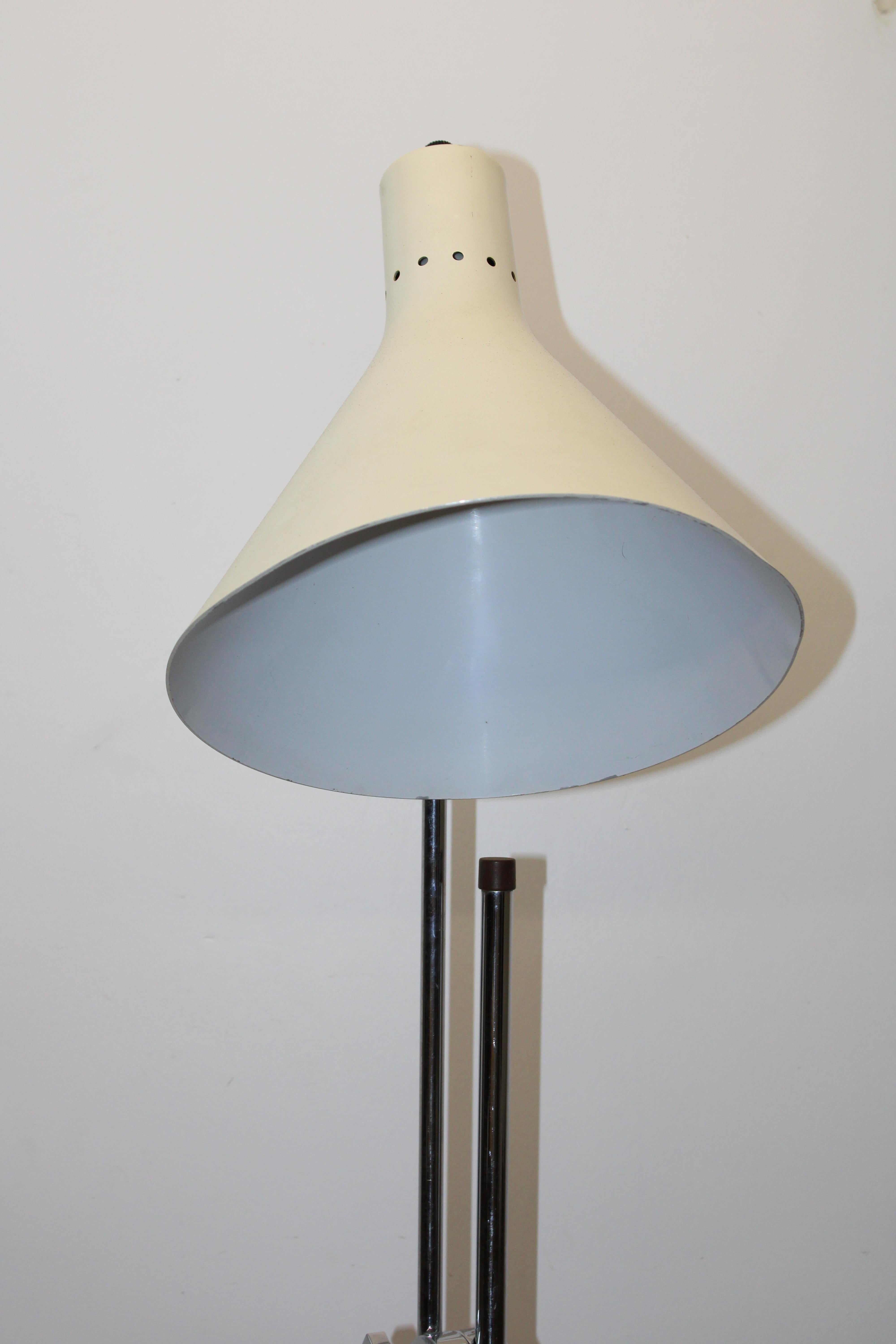 Mid-Century Adjustable Floor Lamp In Good Condition For Sale In San Francisco, CA