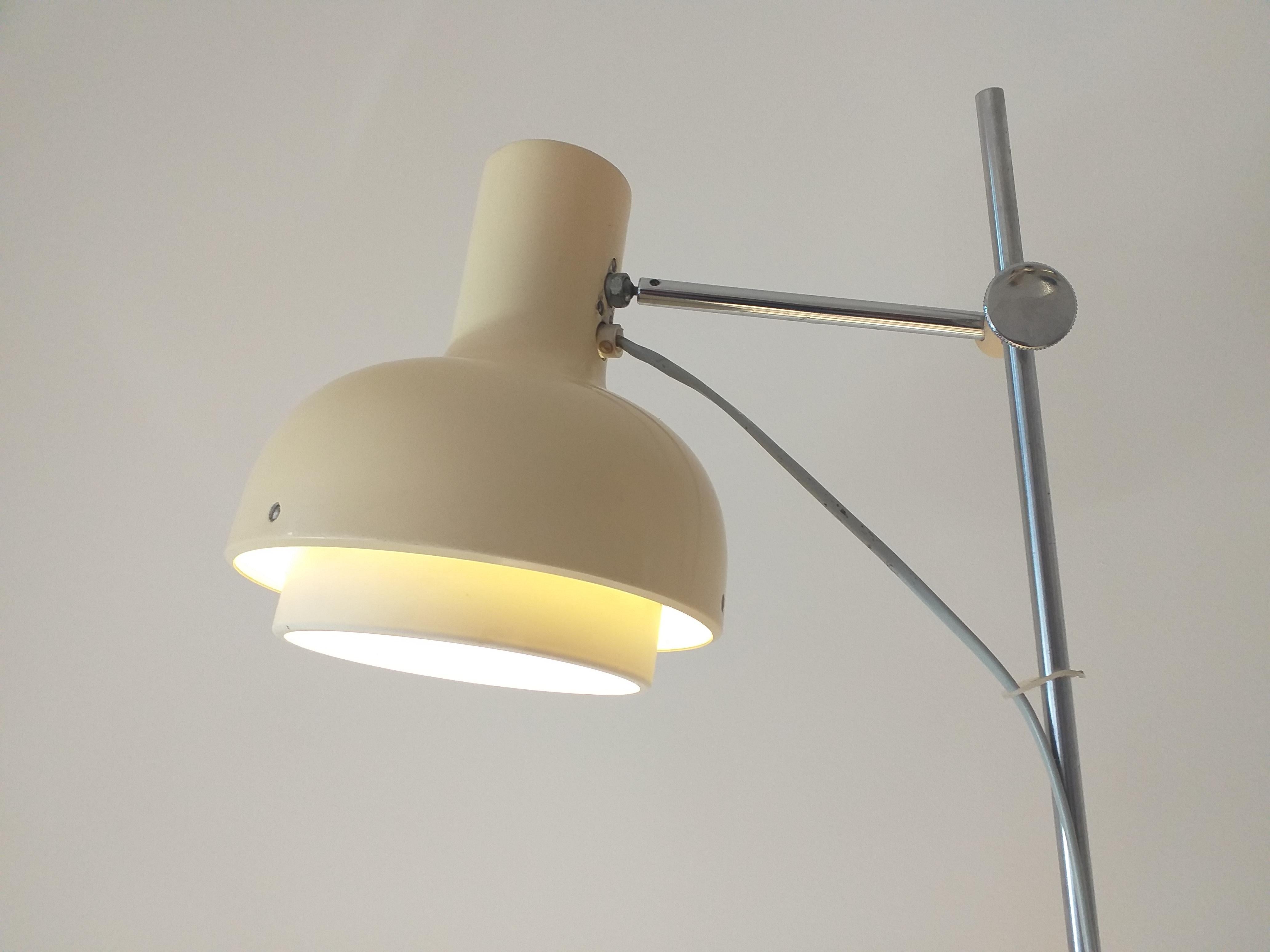 - Very nice style of lighting
- Adjustable
- Marked by label.