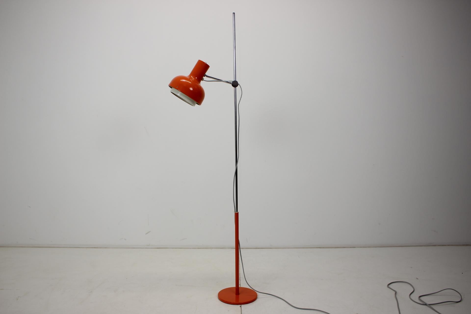Verstellbare Stehlampe aus der Mitte des Jahrhunderts, Napako, Josef Hurka, 1960er Jahre (Moderne der Mitte des Jahrhunderts) im Angebot