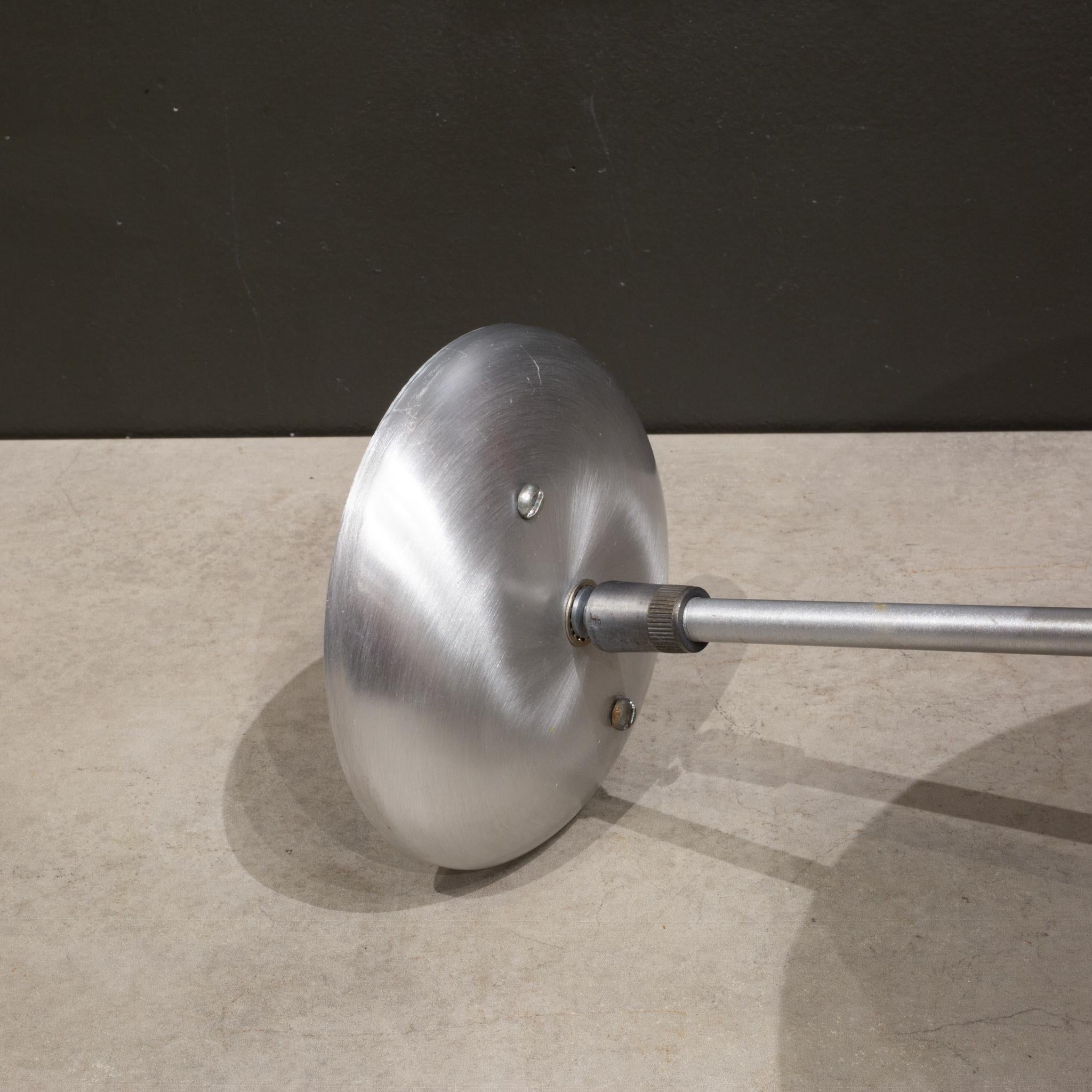 Mid-Century Modern A.I.C C., pendentif/conduit à globe ajustable du milieu du siècle dernier, c.1960 en vente