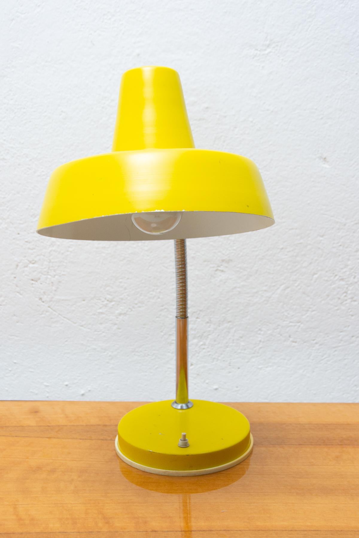 Midcentury Adjustable Gooseneck Desk Lamp, 1950s In Good Condition For Sale In Prague 8, CZ
