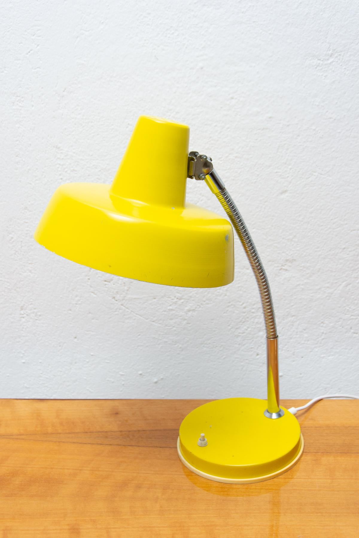 Midcentury Adjustable Gooseneck Desk Lamp, 1950s For Sale 1