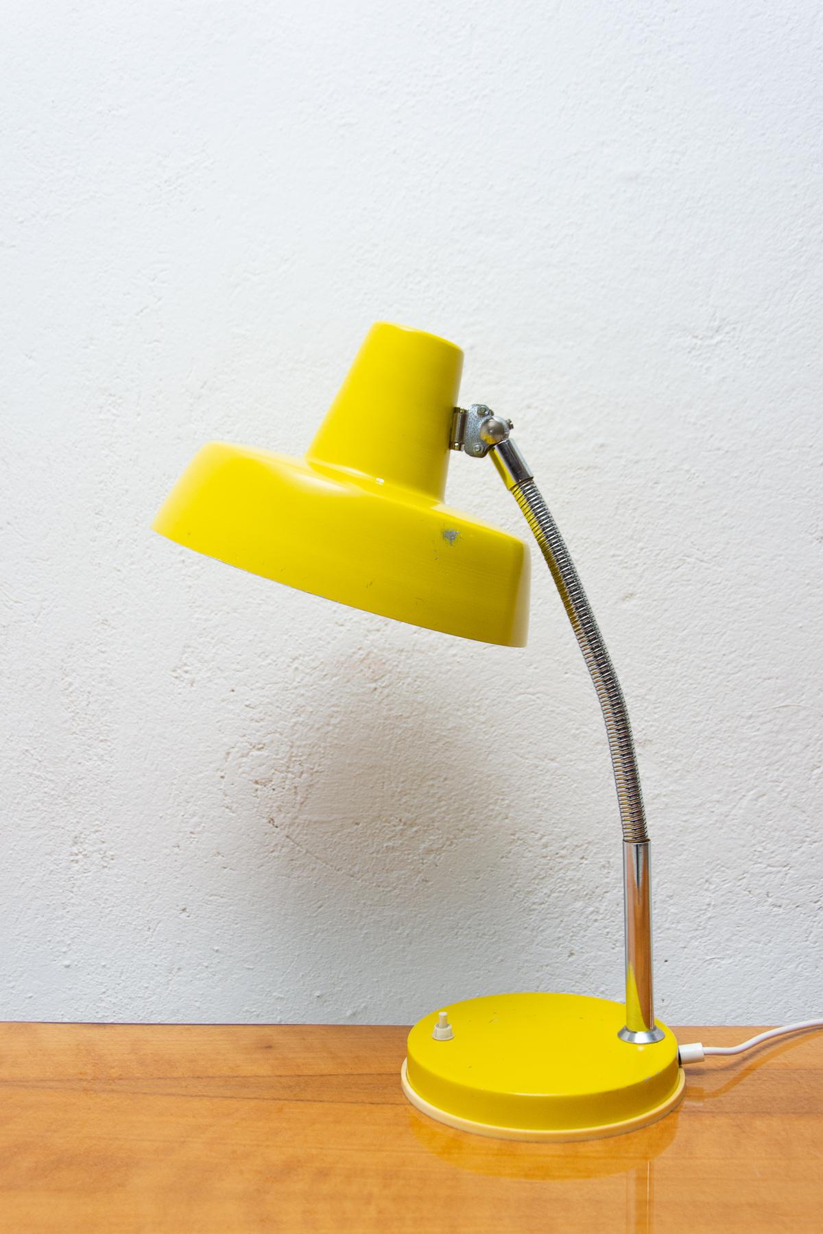 Midcentury Adjustable Gooseneck Desk Lamp, 1950s For Sale 2