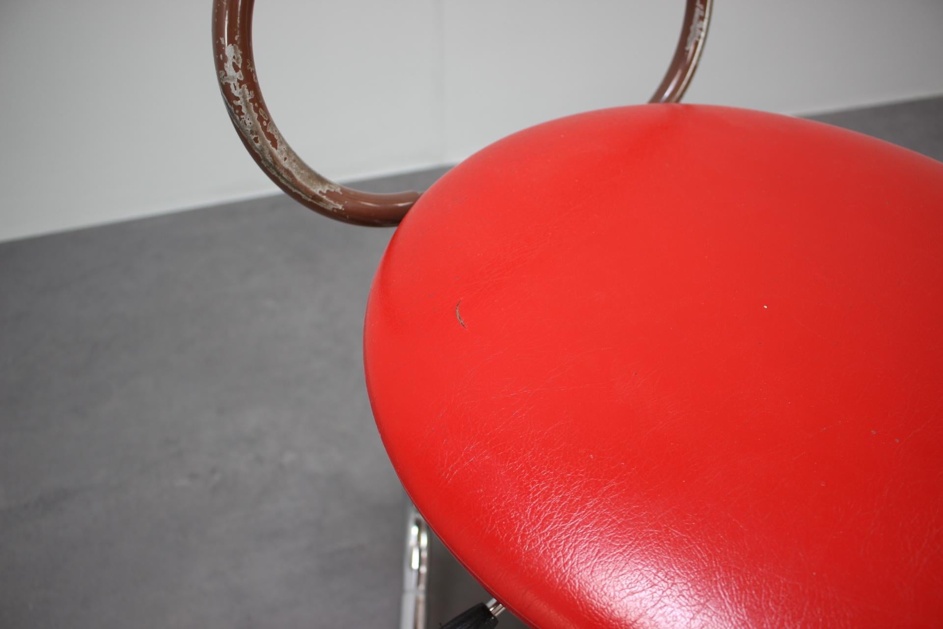 Chaise d'atelier industrielle réglable du milieu du siècle par Kovona, 1980 en vente 5
