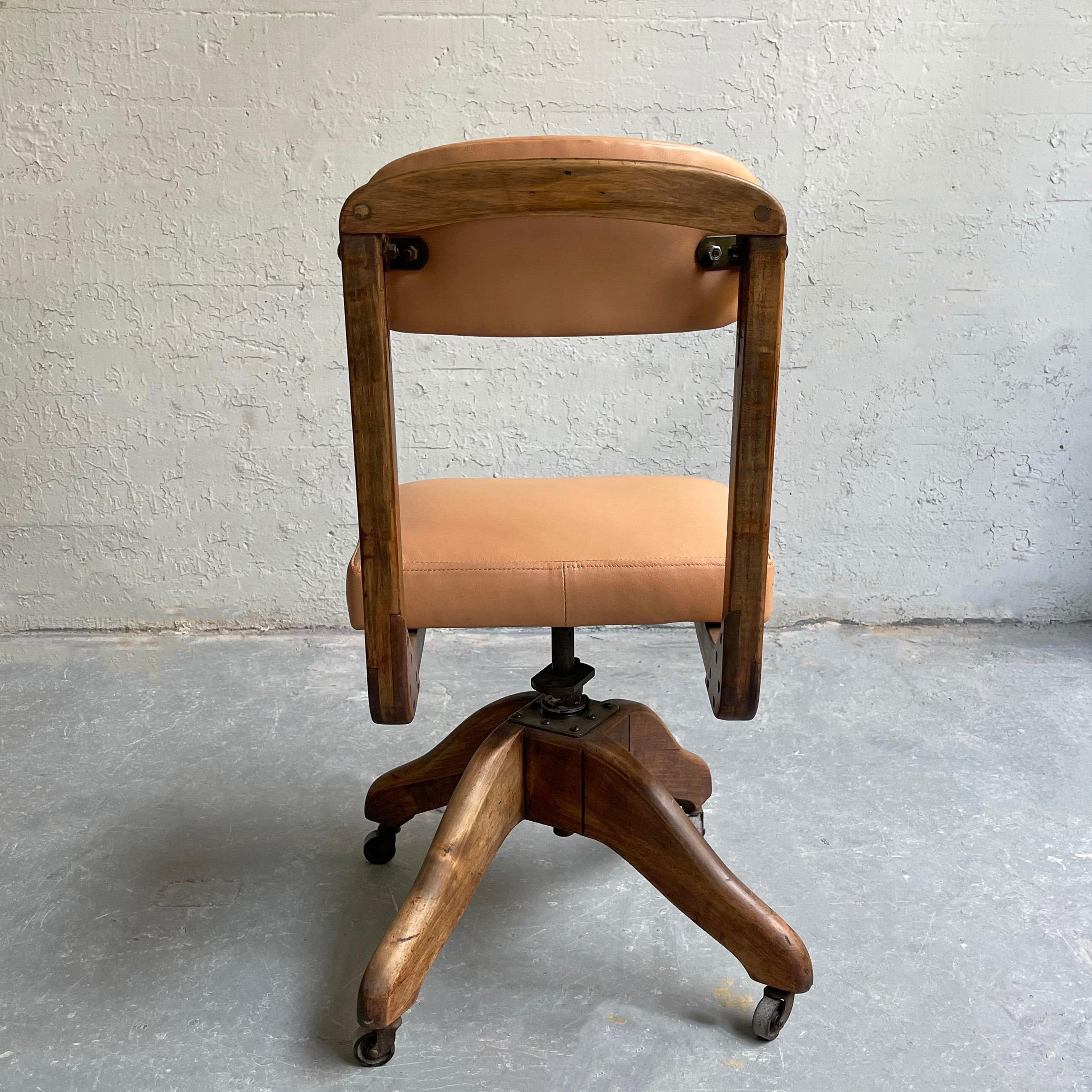 Mid Century Adjustable Oak and Leather Office Chair In Good Condition In Brooklyn, NY